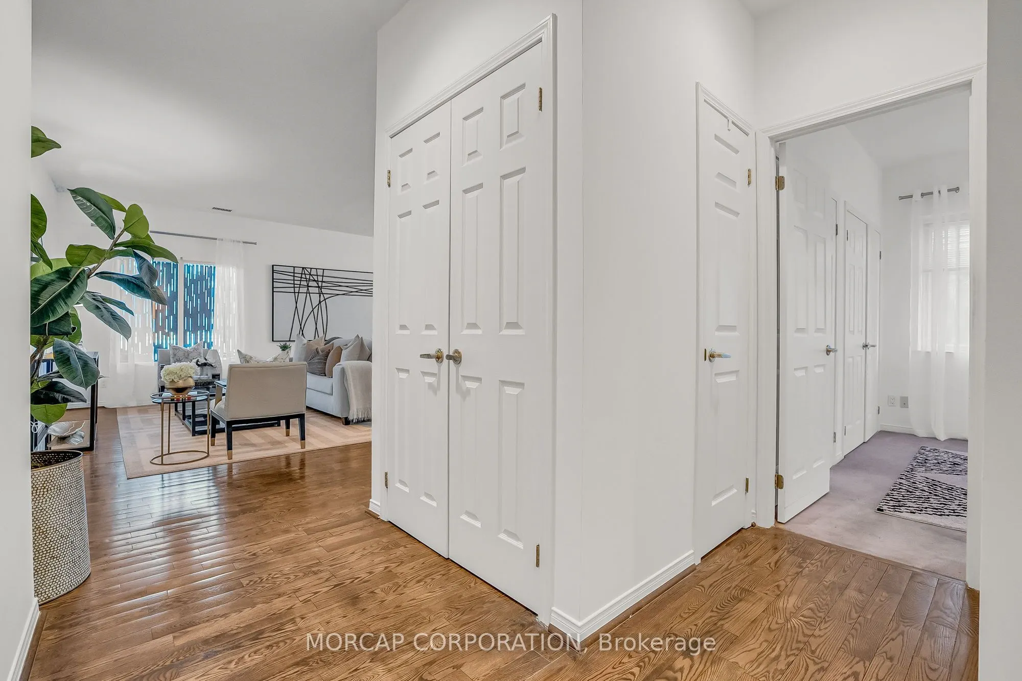 600 Eglinton Avenue E, #109