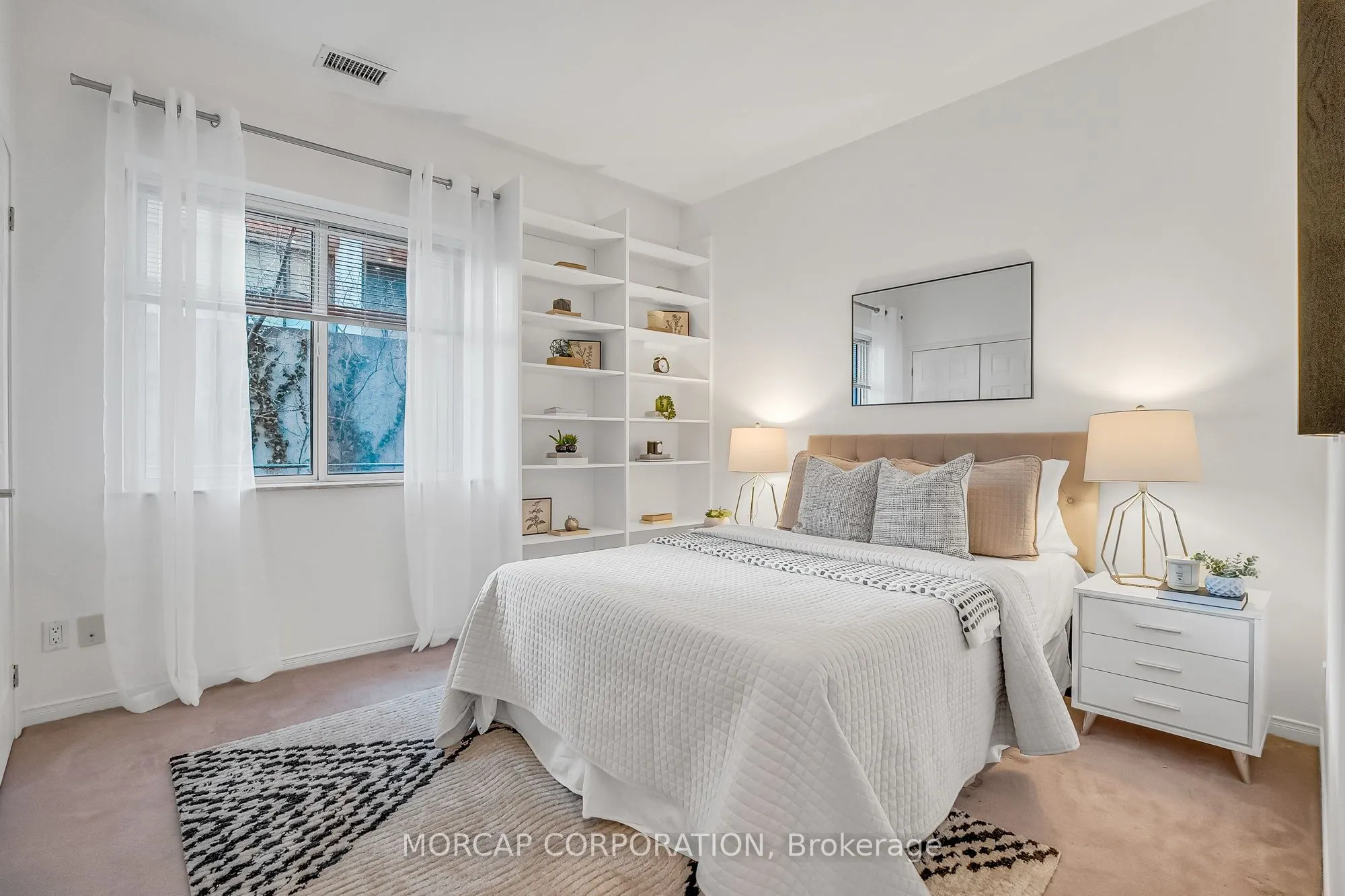 600 Eglinton Avenue E, #109