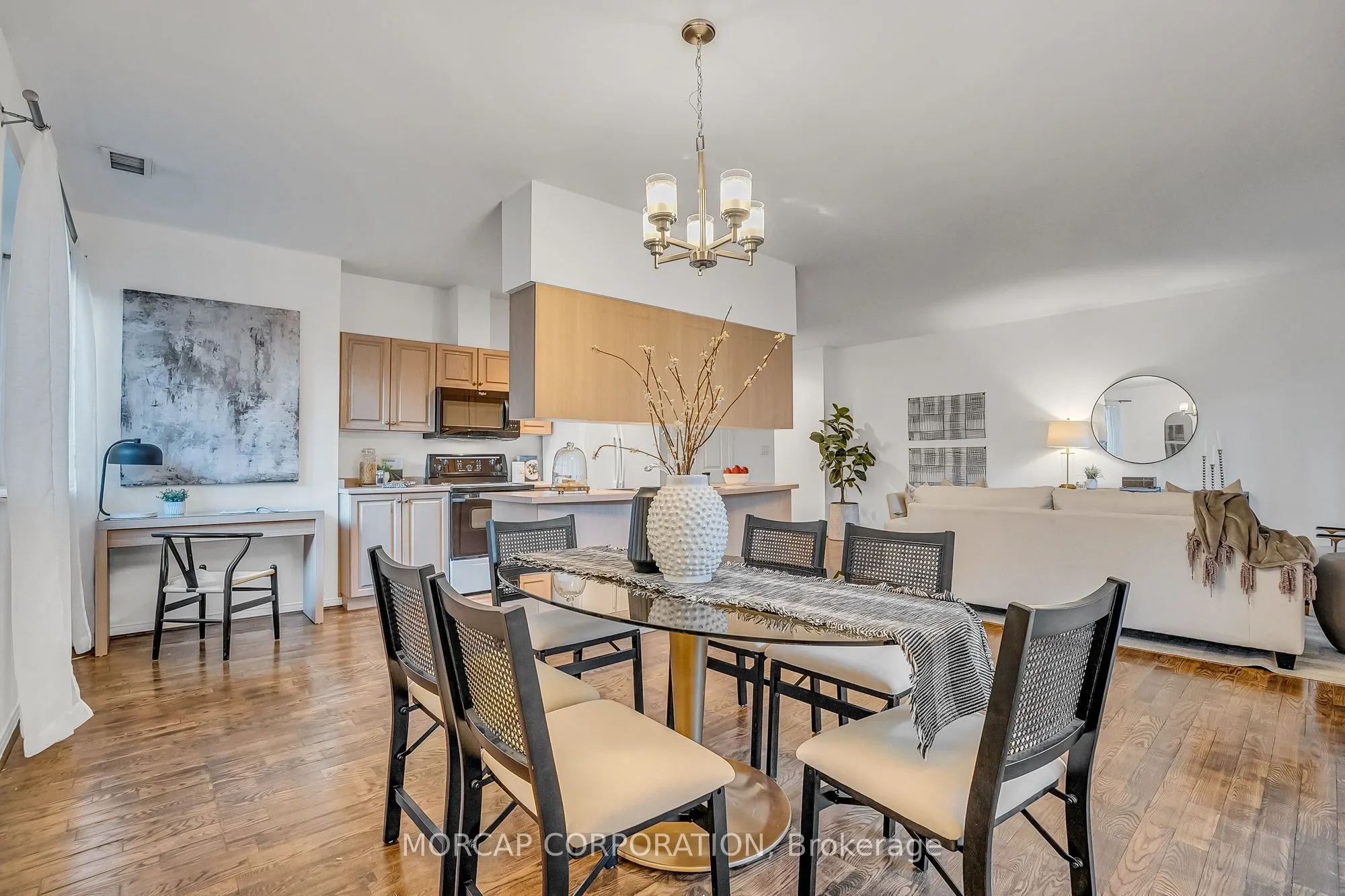600 Eglinton Avenue E, #109