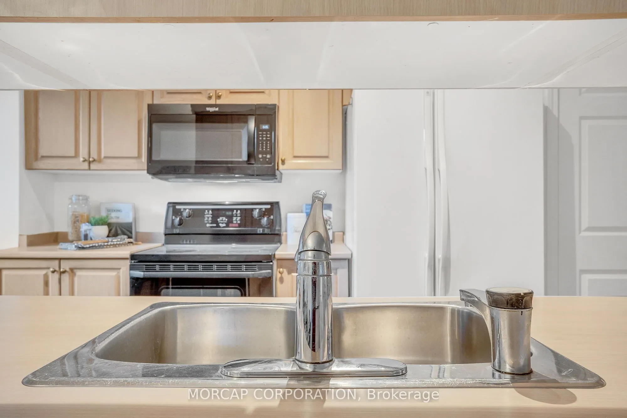 600 Eglinton Avenue E, #109