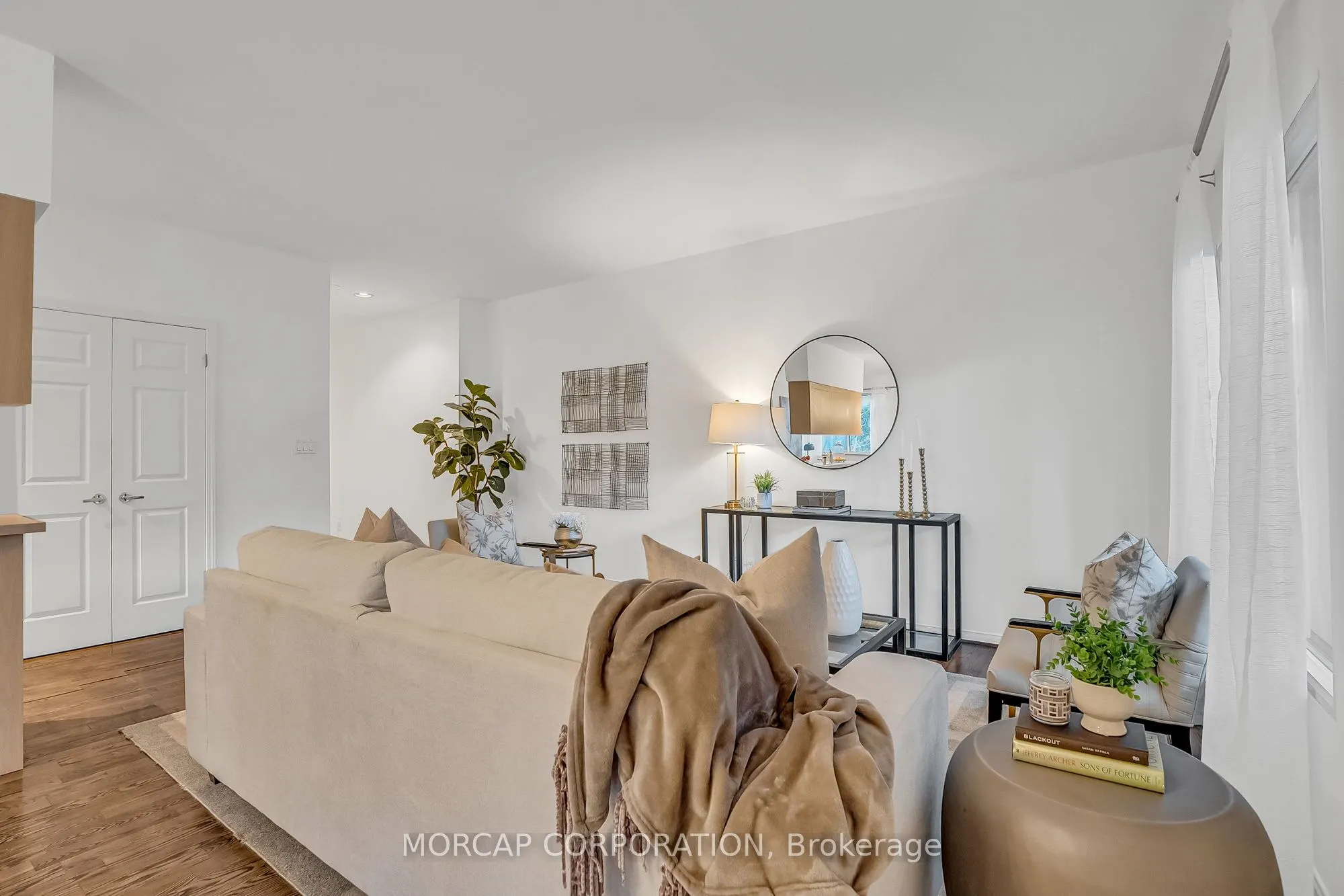 600 Eglinton Avenue E, #109