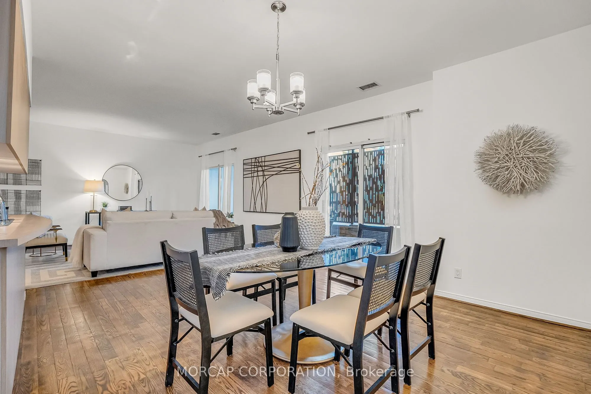 600 Eglinton Avenue E, #109