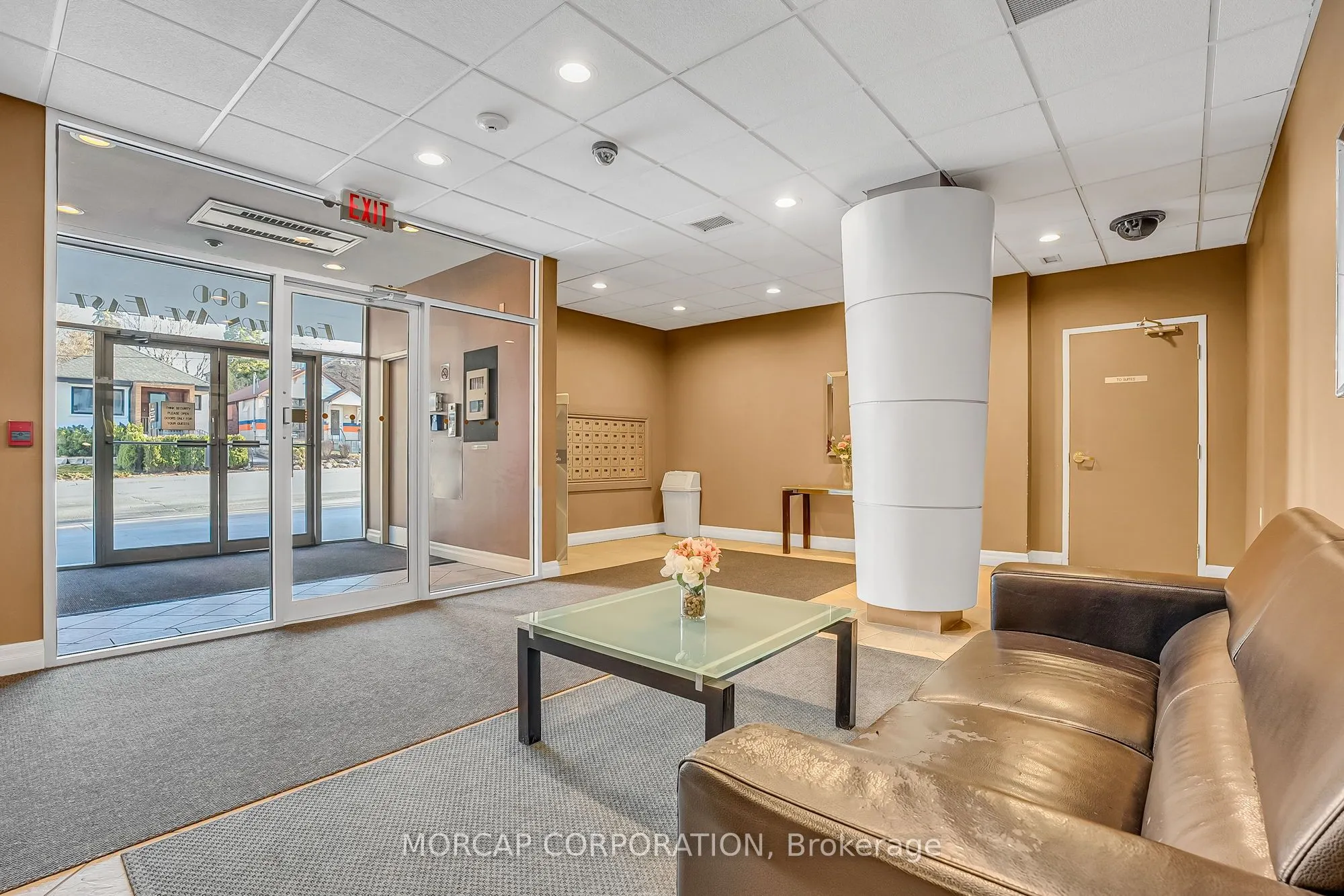600 Eglinton Avenue E, #109