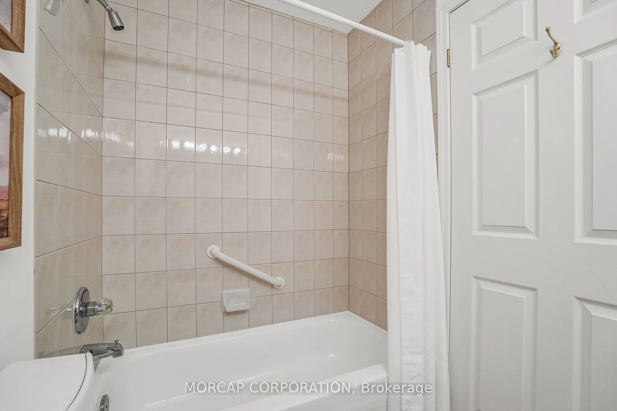 600 Eglinton Avenue E, #109