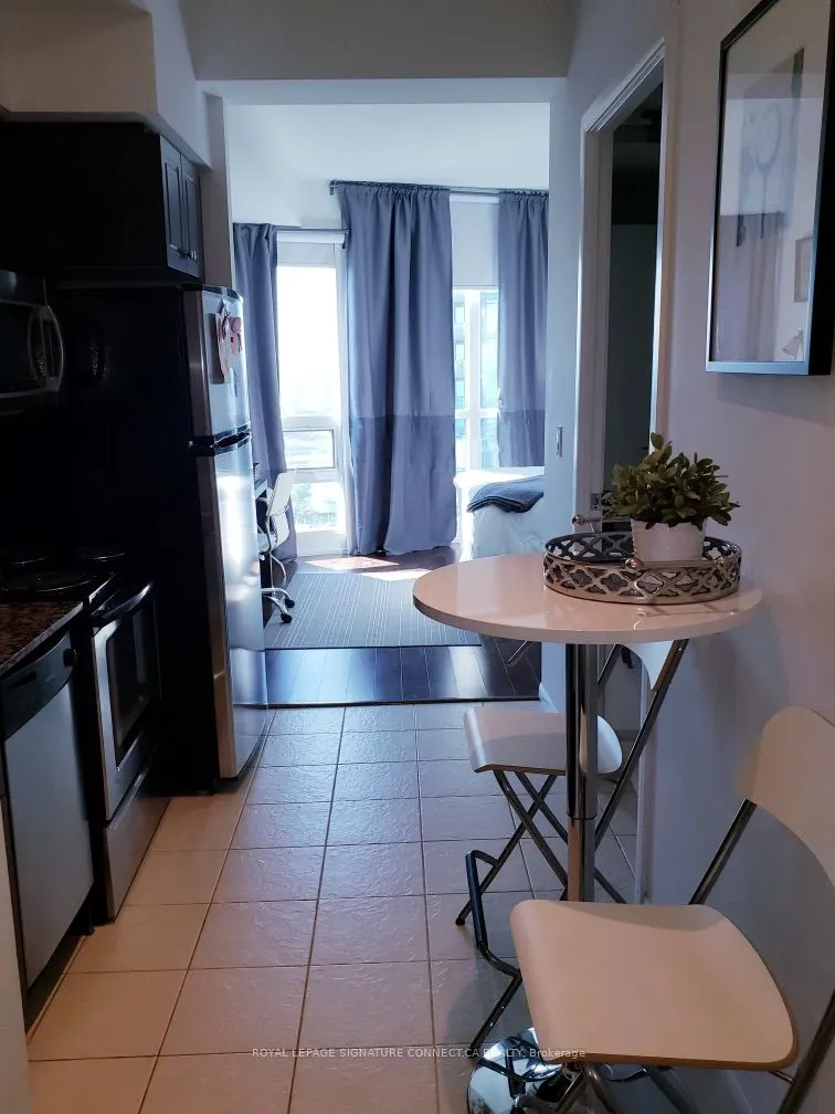215 Fort York Boulevard, #2706