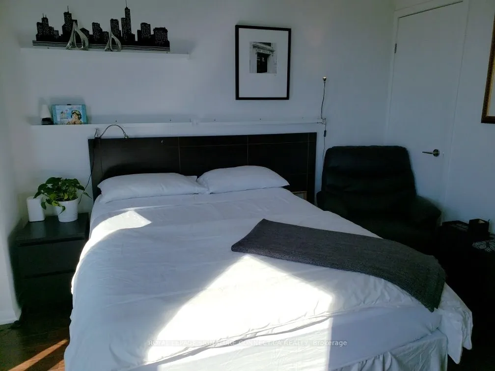 215 Fort York Boulevard, #2706