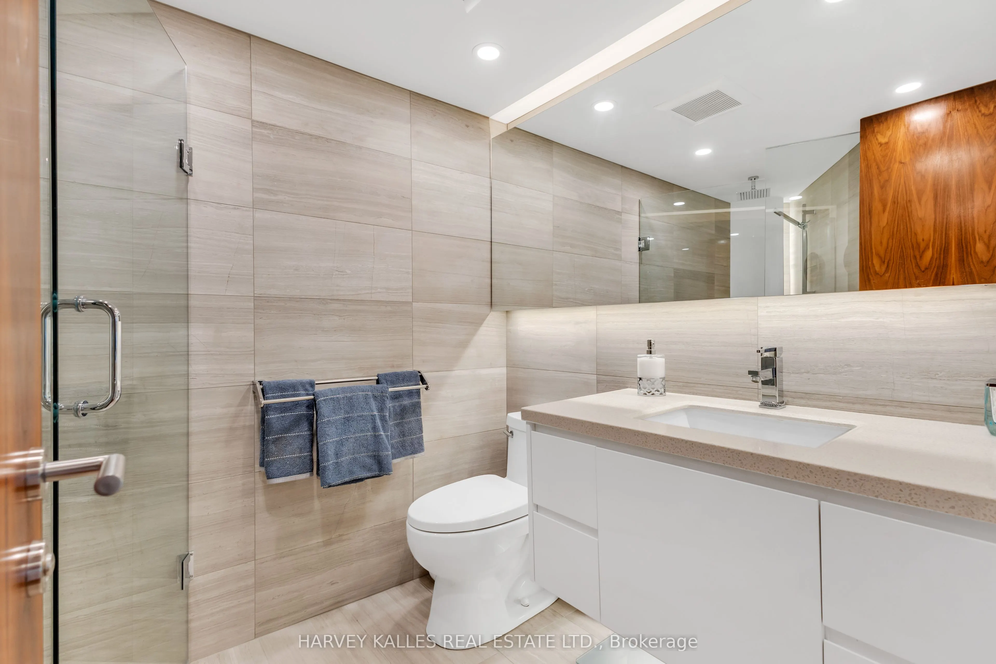 1331 Bay Street, #402
