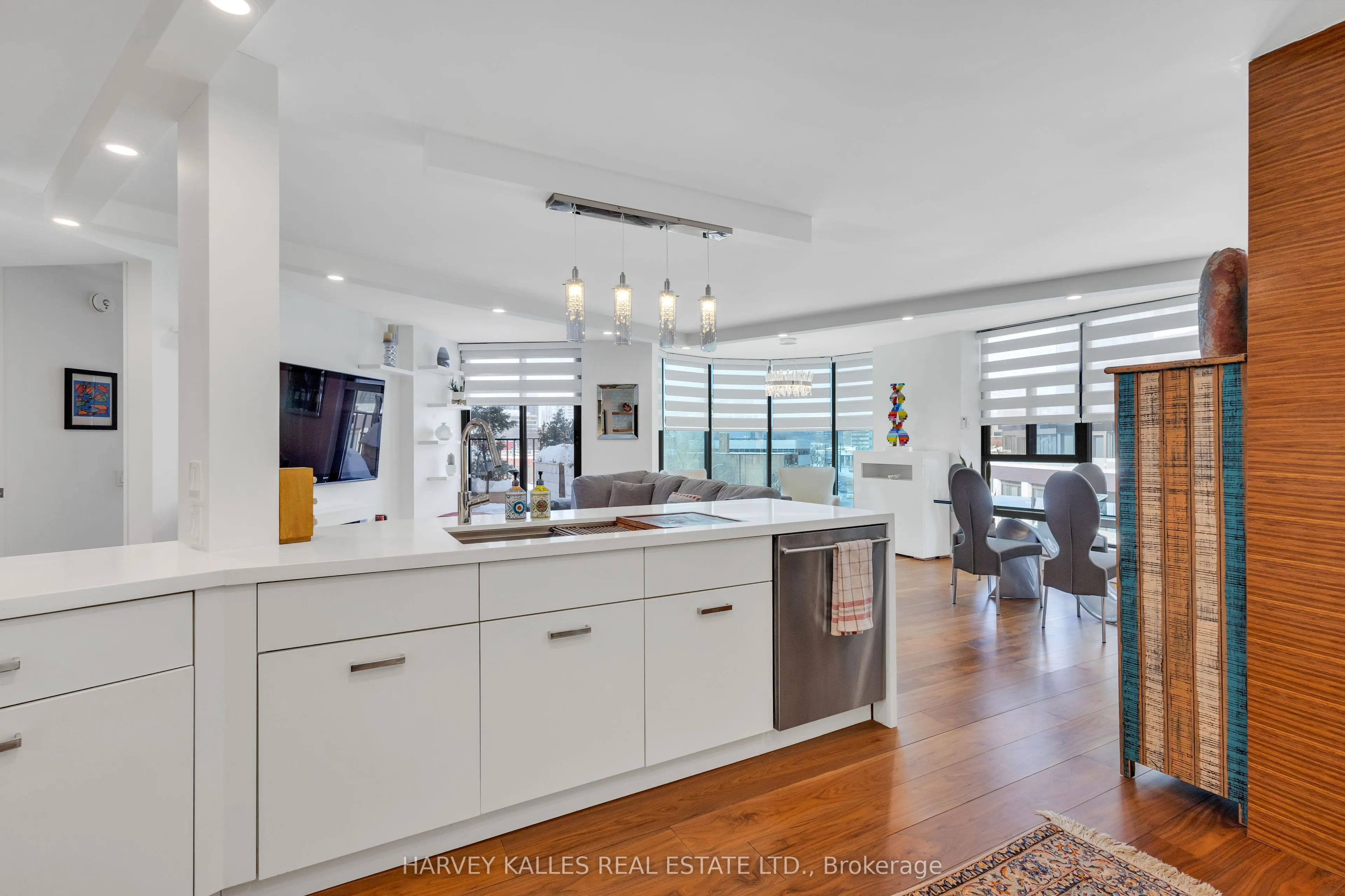 1331 Bay Street, #402