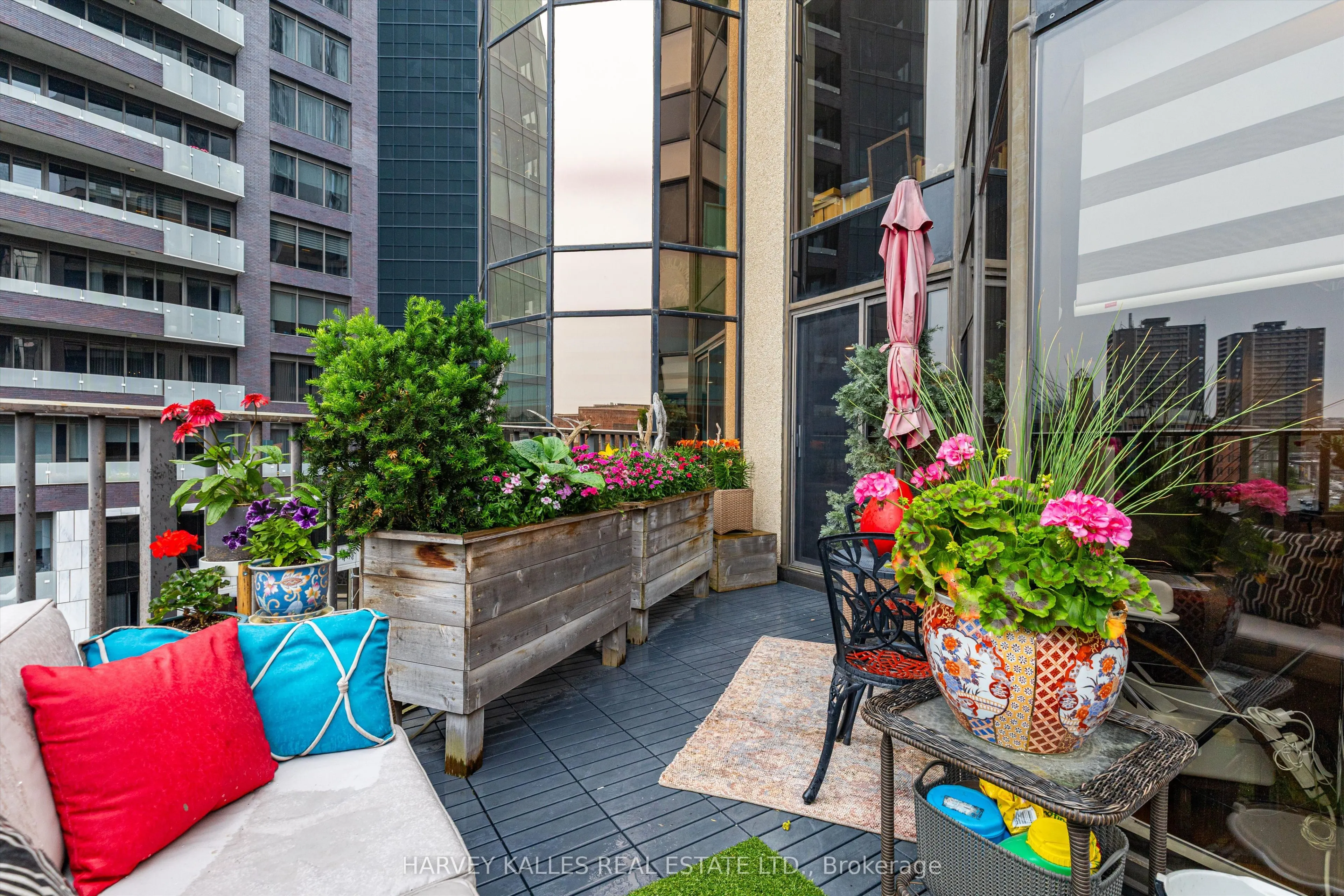 1331 Bay Street, #402