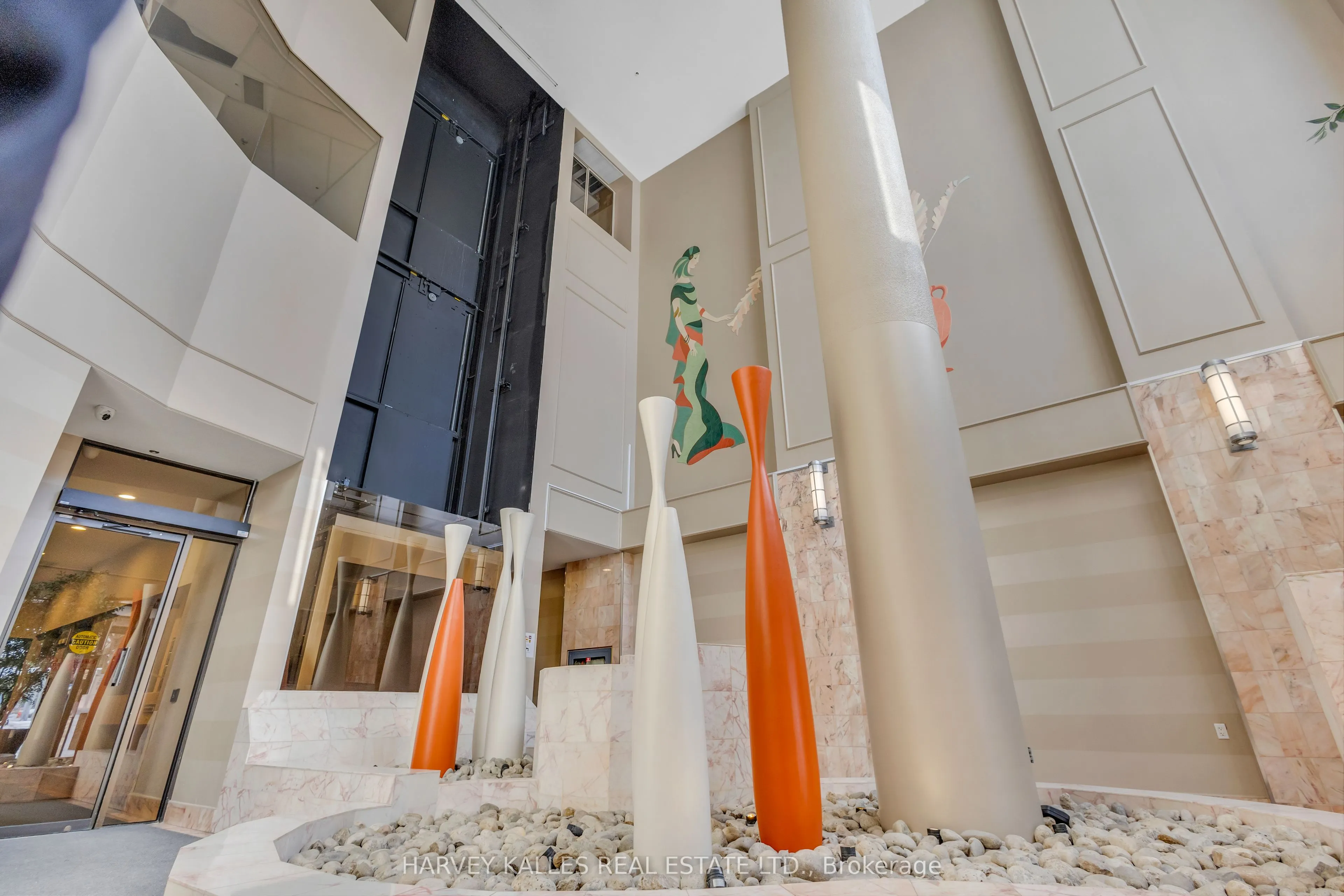 1331 Bay Street, #402