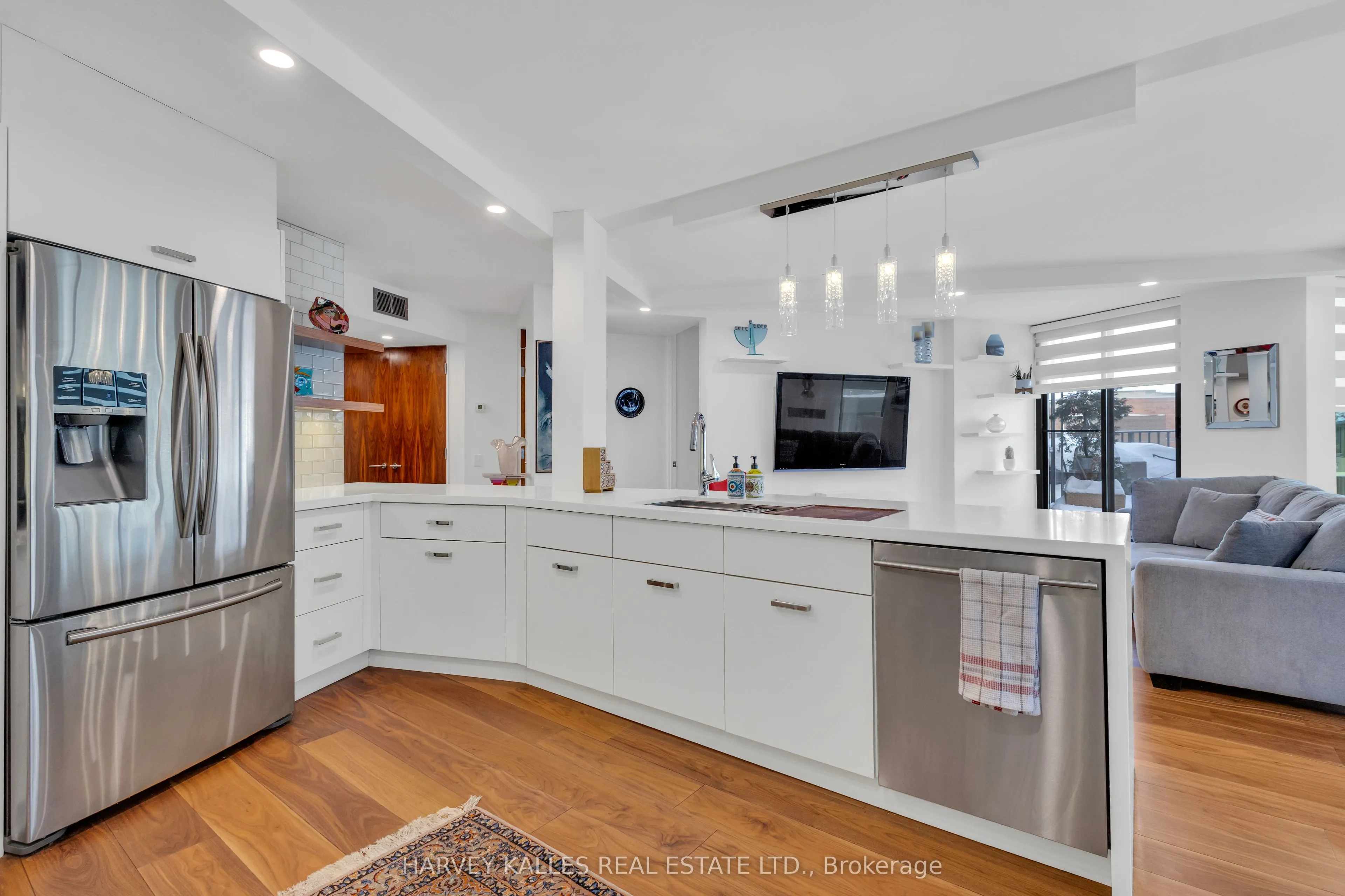 1331 Bay Street, #402