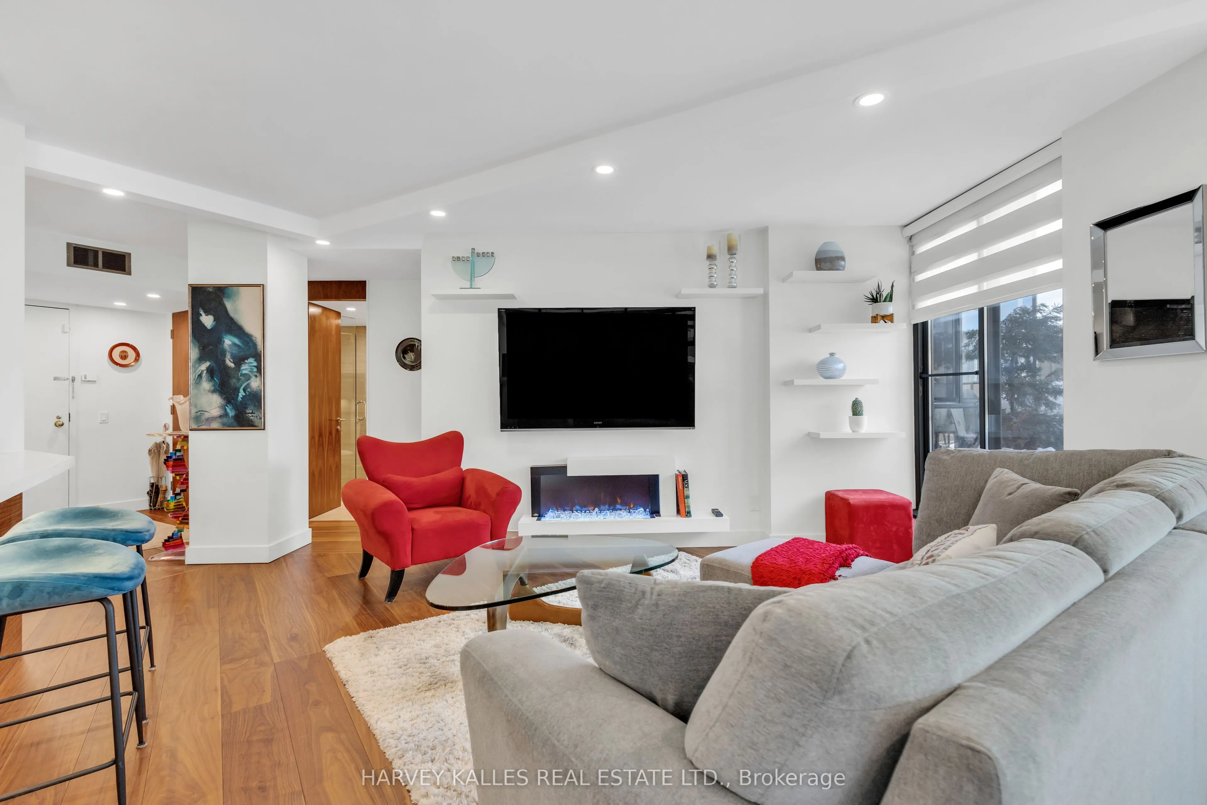 1331 Bay Street, #402