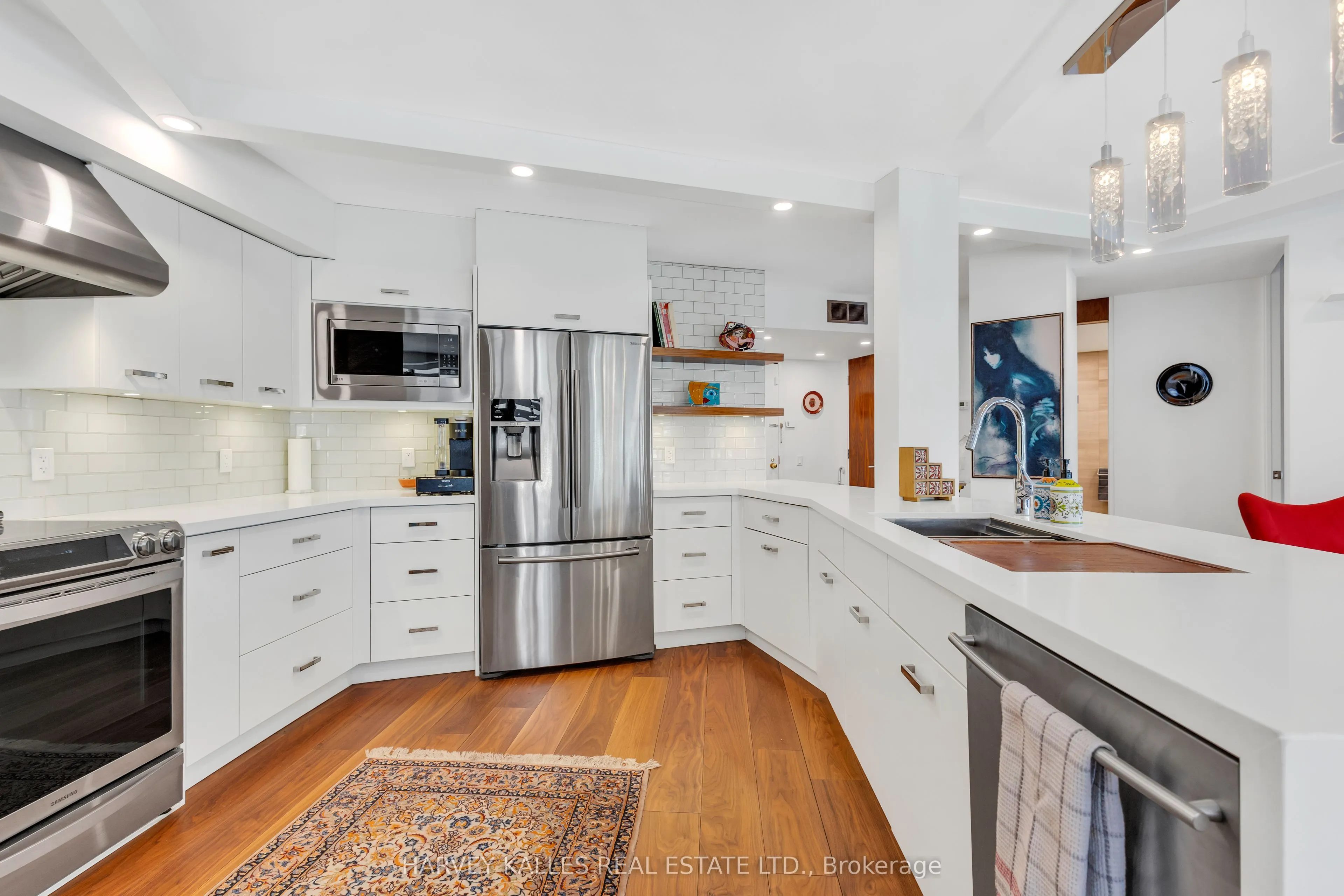1331 Bay Street, #402