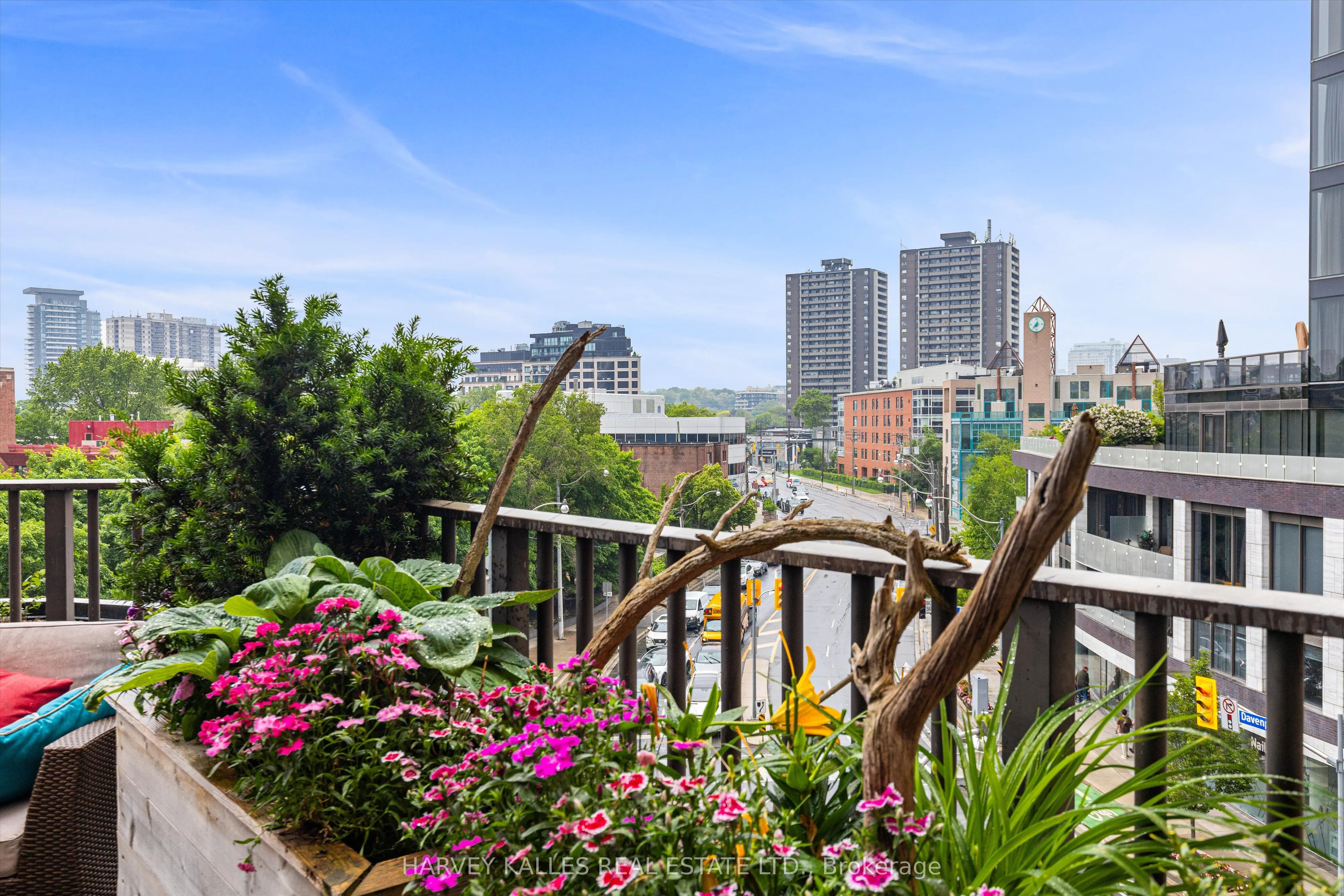 1331 Bay Street, #402
