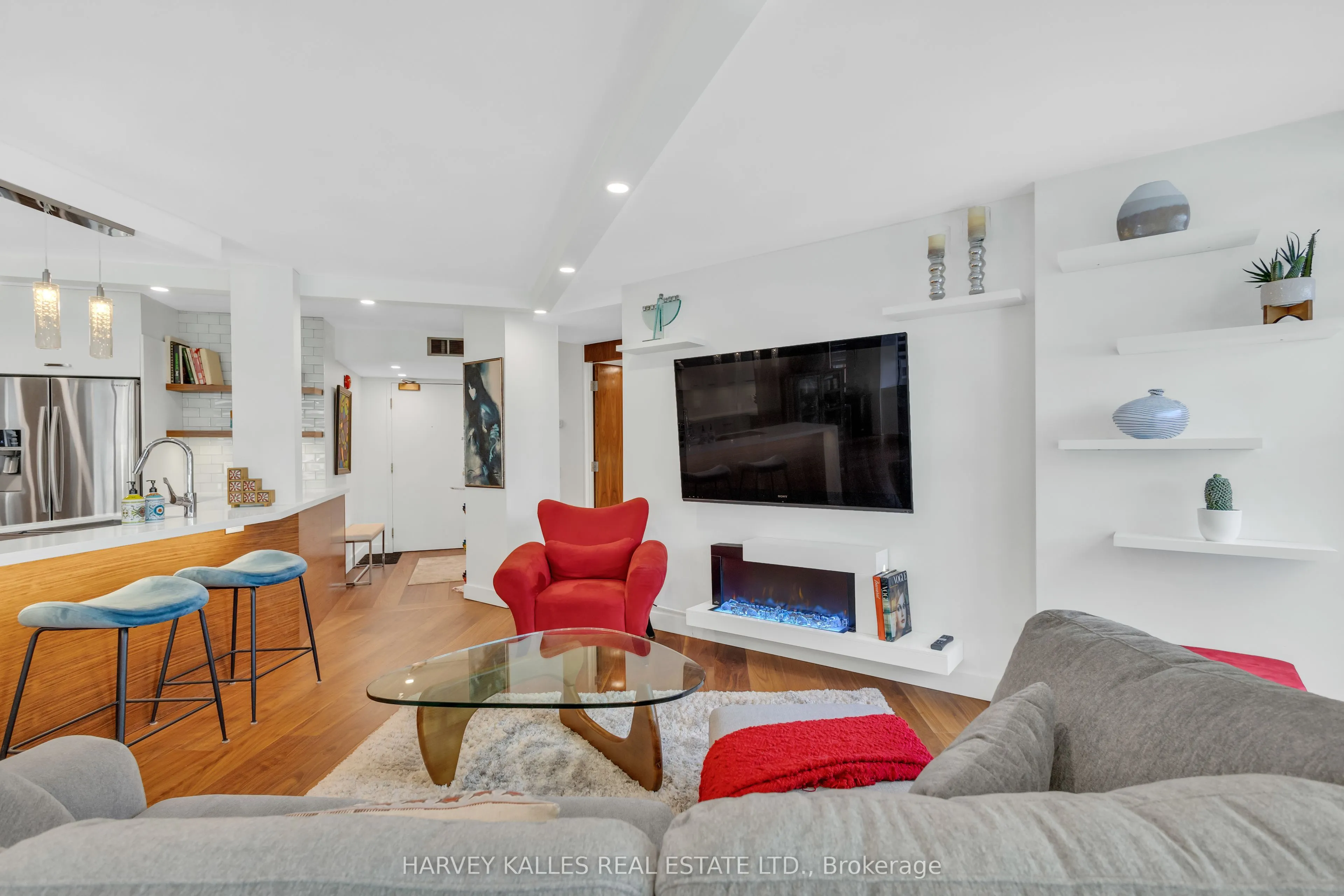 1331 Bay Street, #402