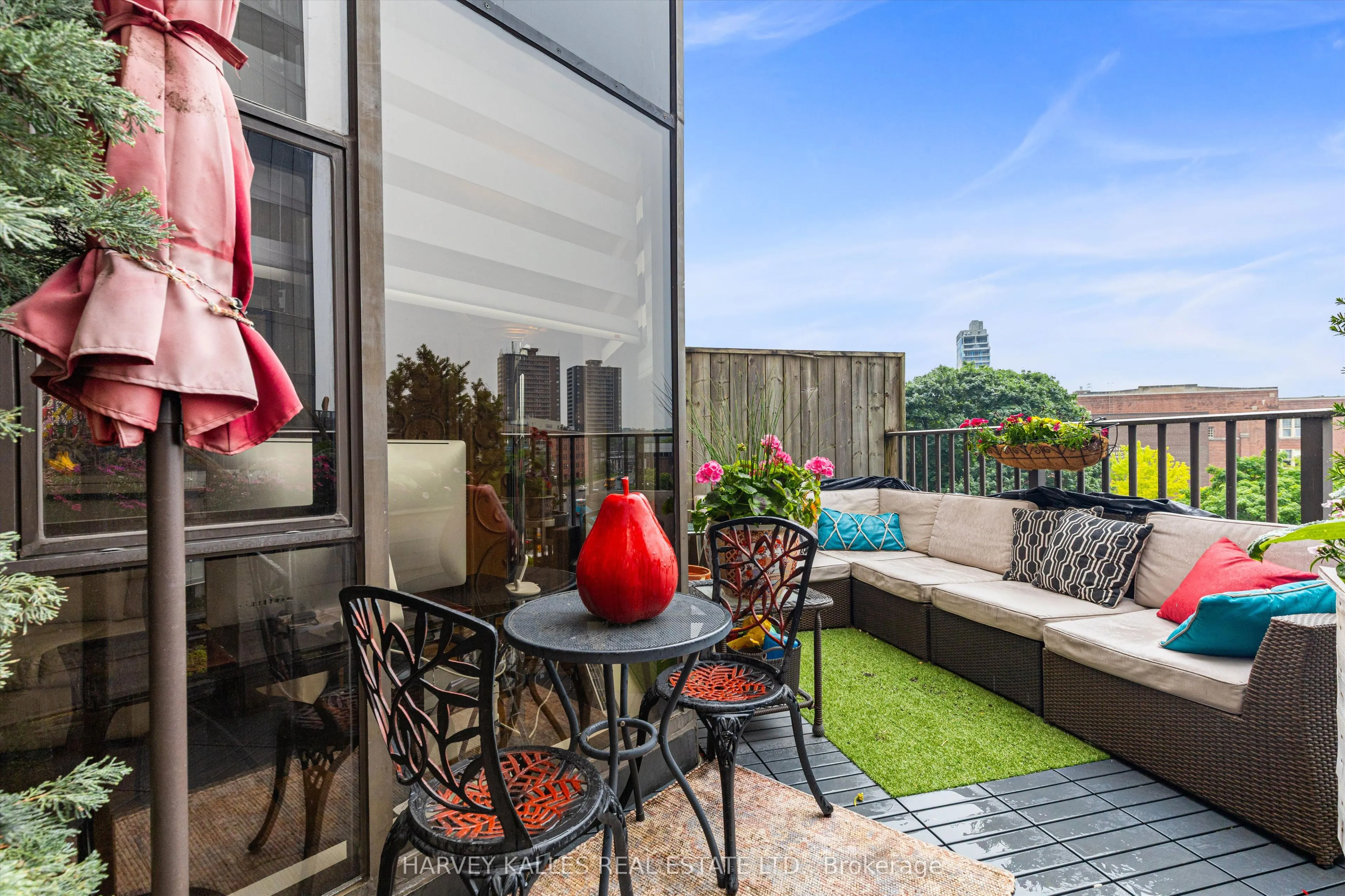 1331 Bay Street, #402