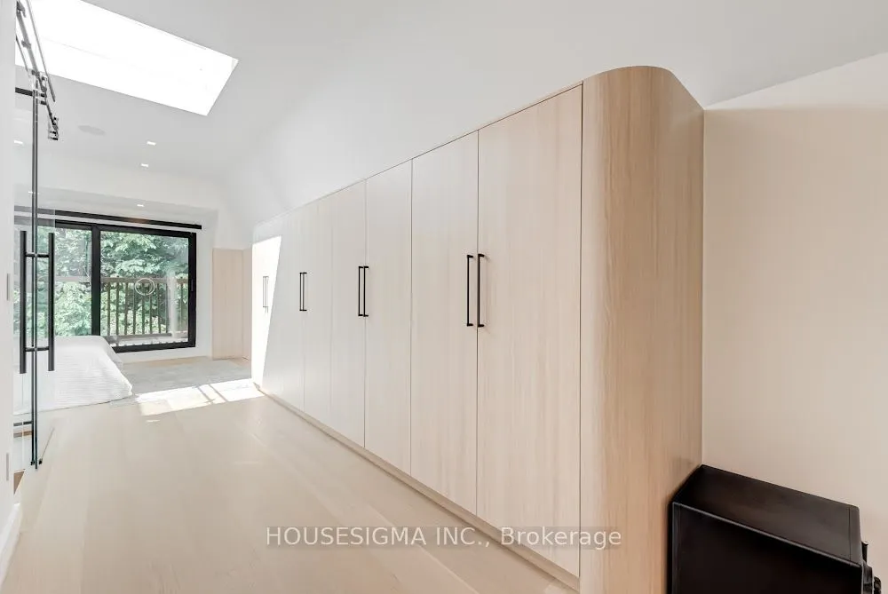 188 Duplex Avenue