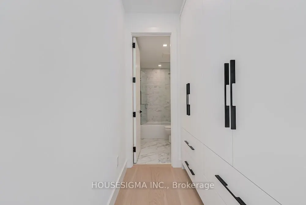 188 Duplex Avenue