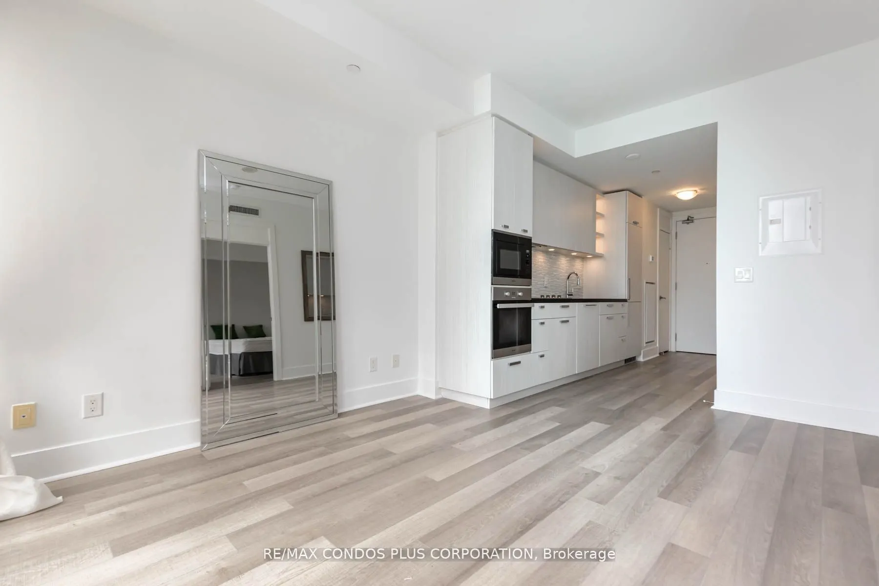 32 Davenport Road #306
