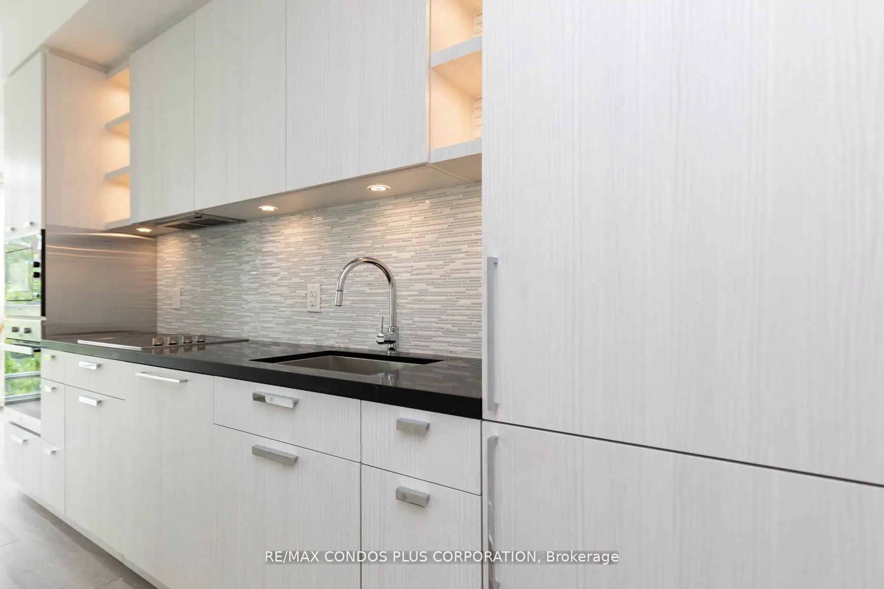 32 Davenport Road #306