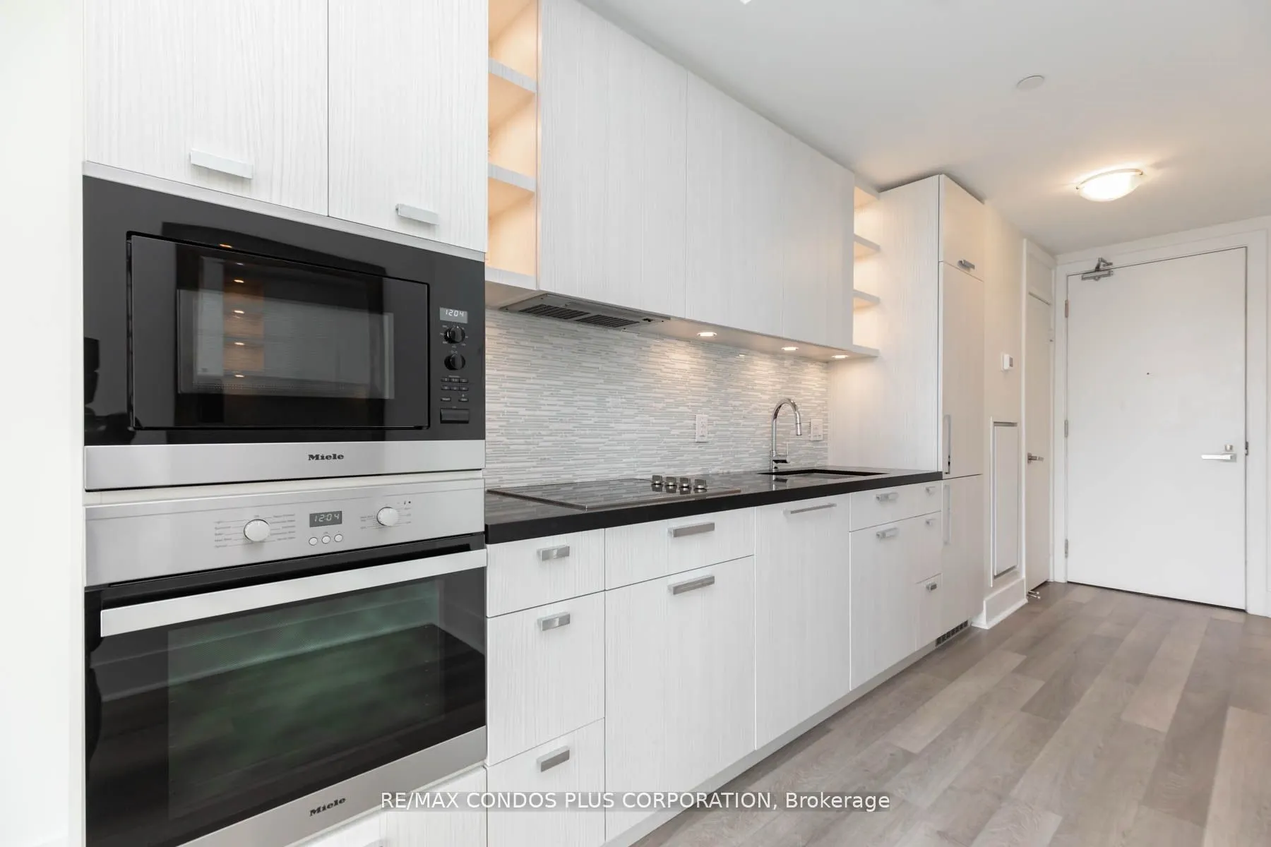 32 Davenport Road #306