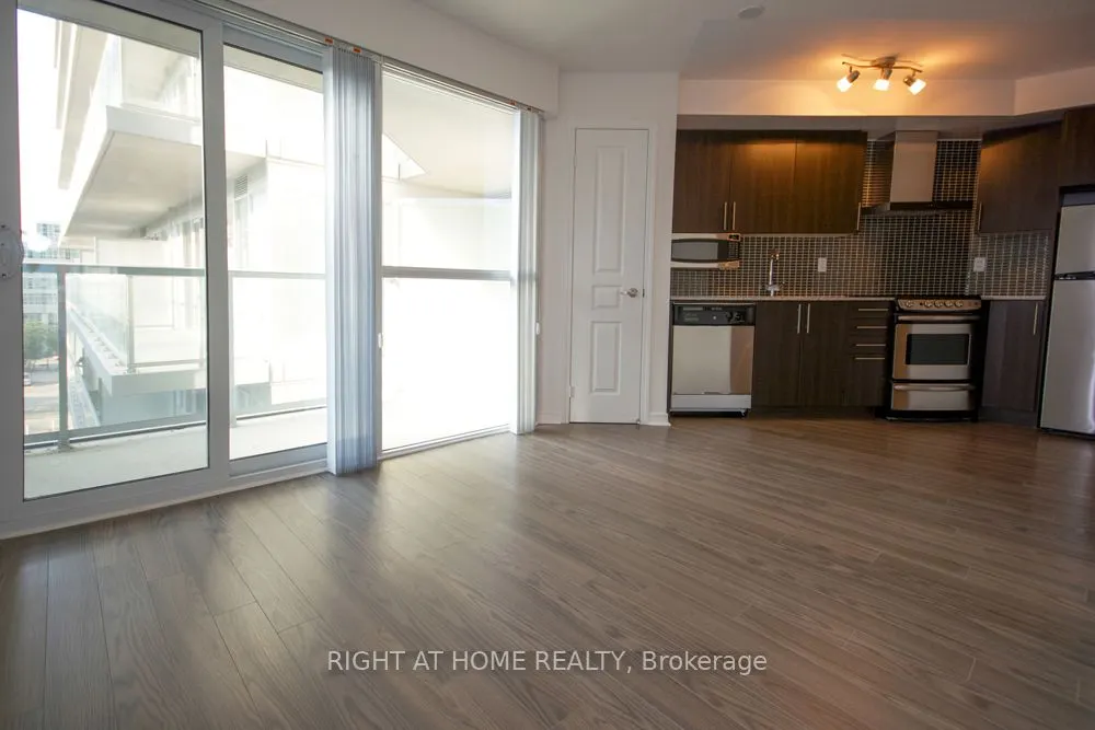 352 Front Street W, #1110