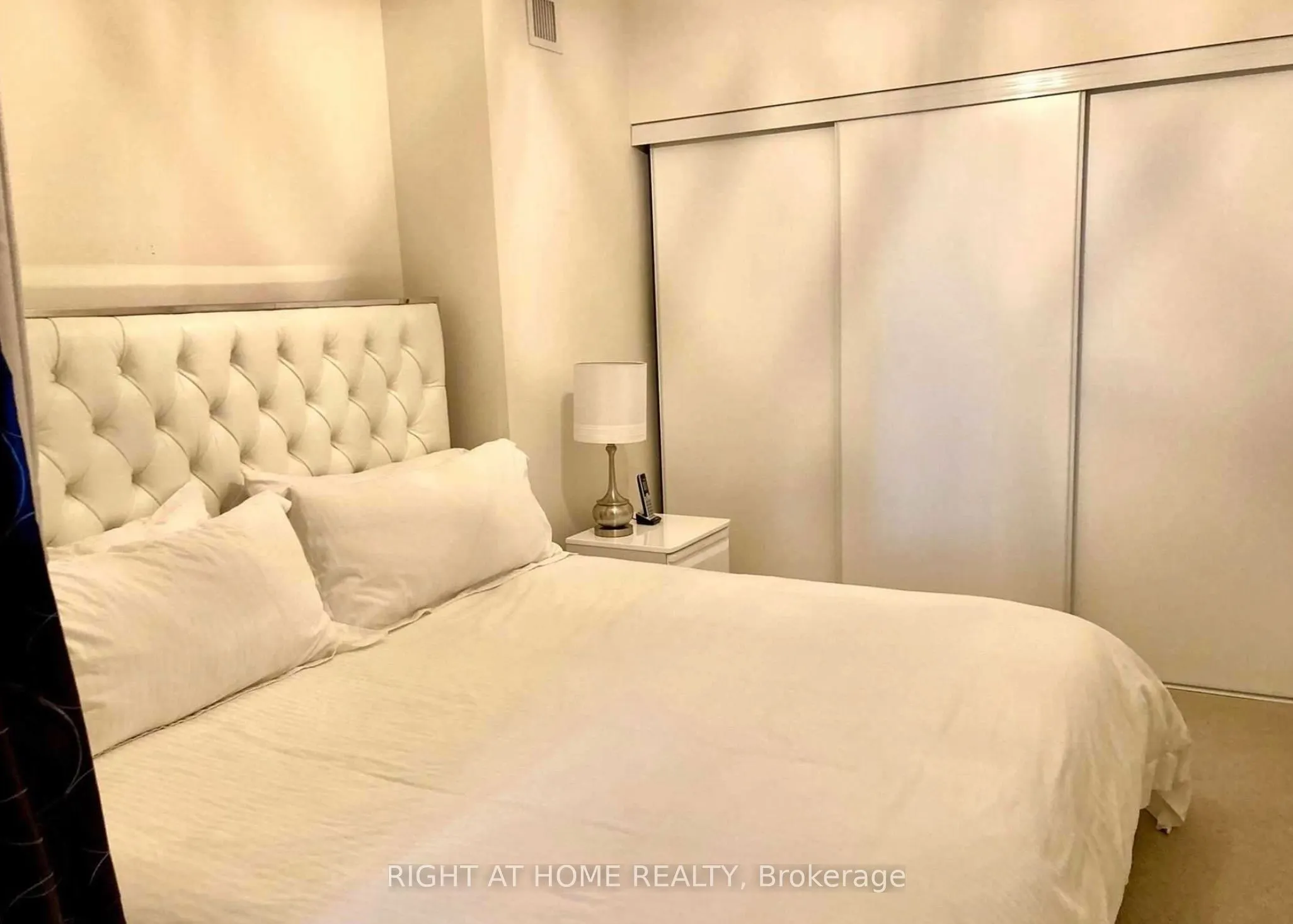 352 Front Street W, #1110