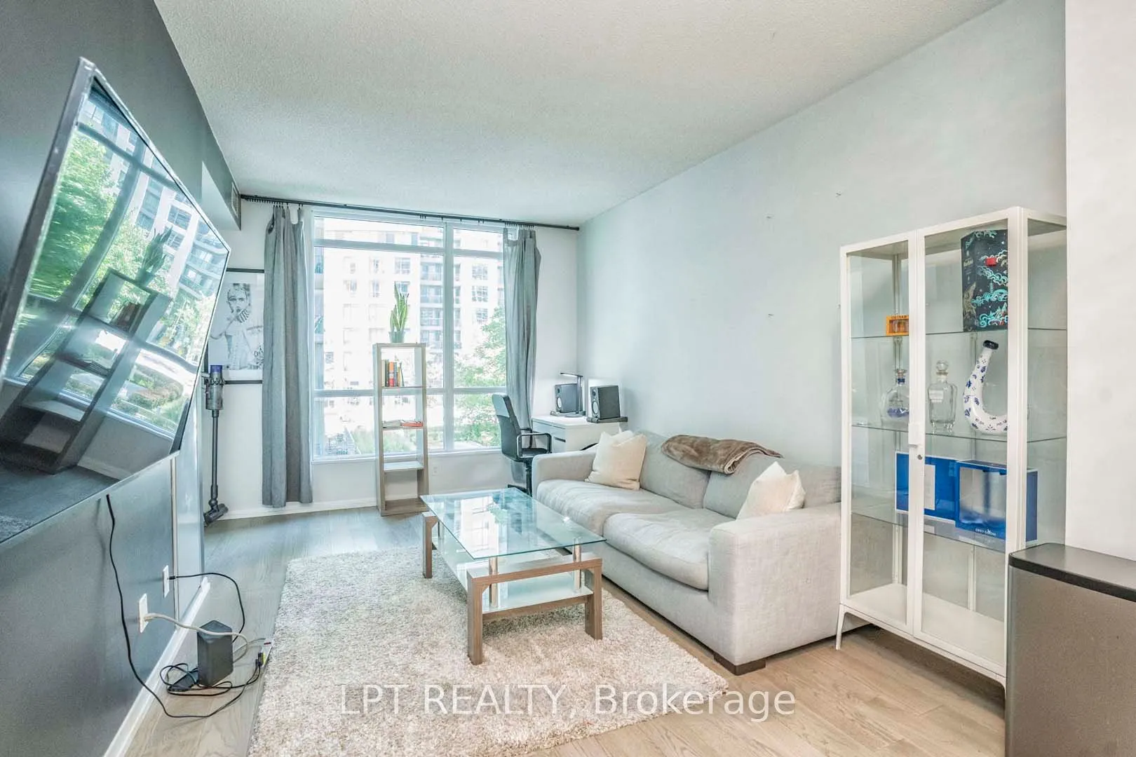 215 Fort York Boulevard, #217