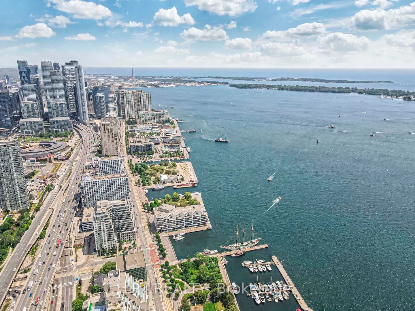 215 Fort York Boulevard, #217