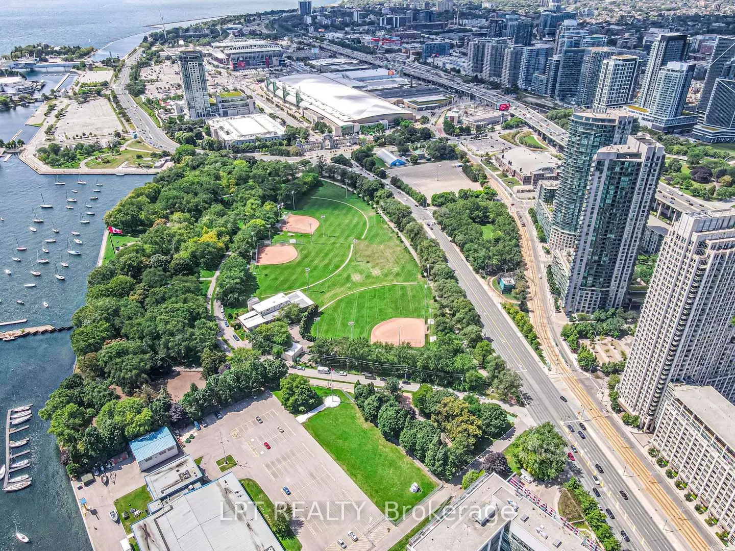 215 Fort York Boulevard, #217