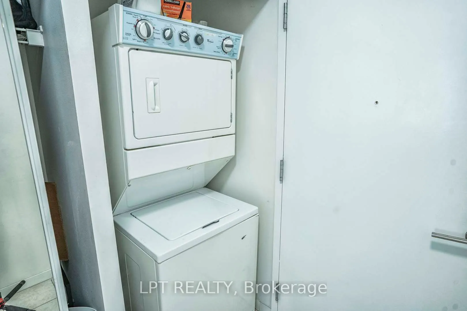 215 Fort York Boulevard, #217