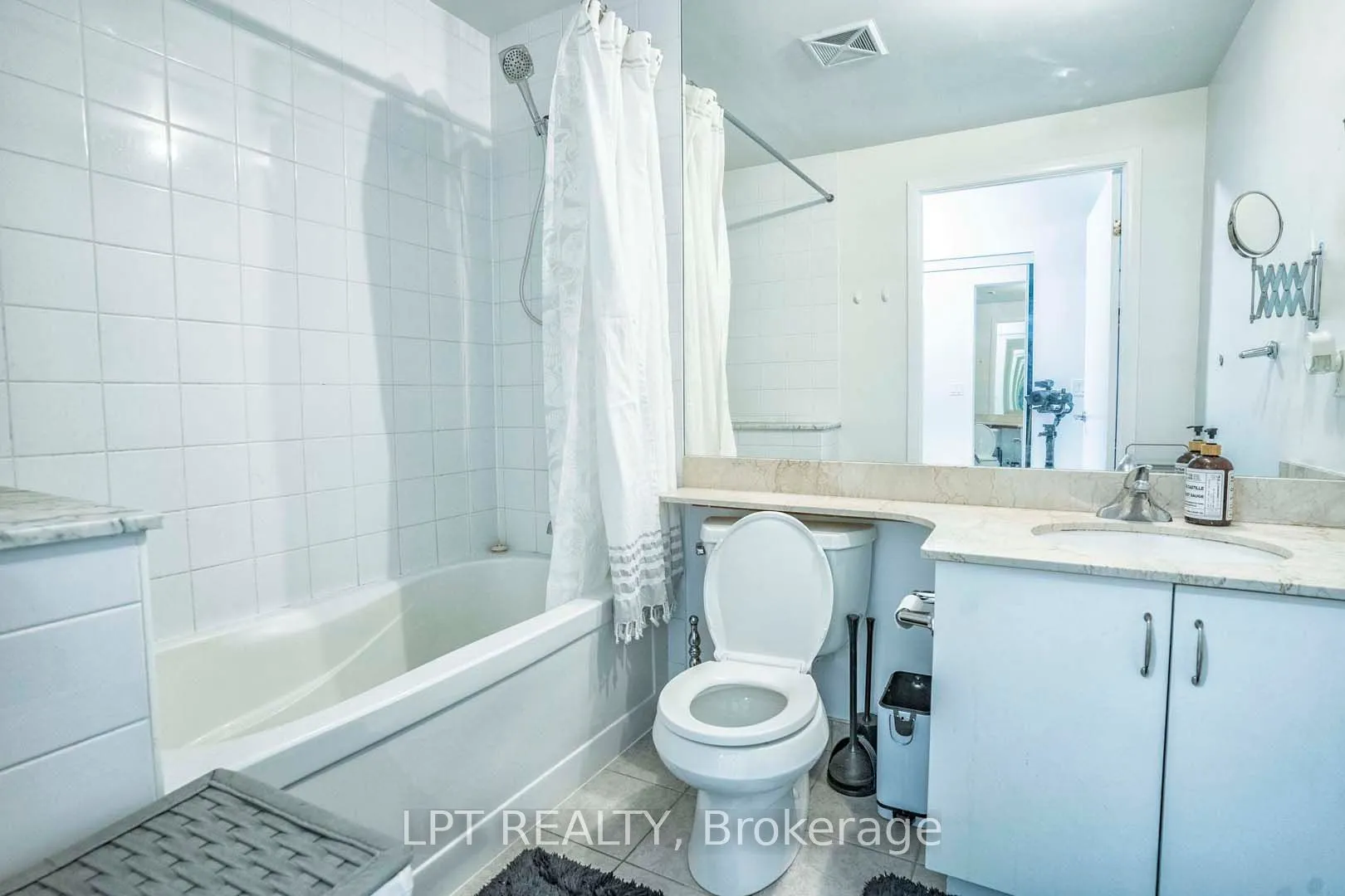 215 Fort York Boulevard, #217