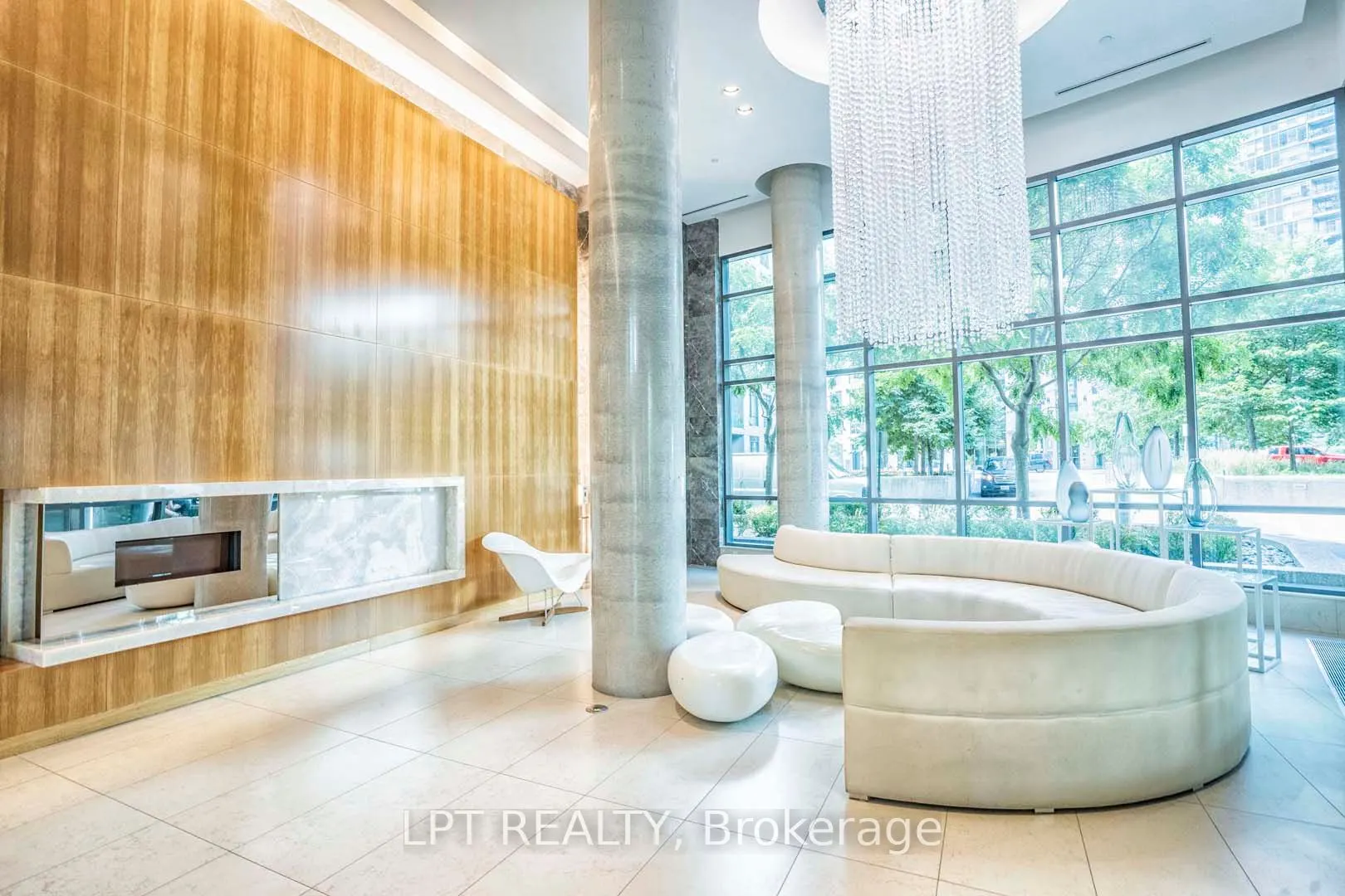 215 Fort York Boulevard, #217