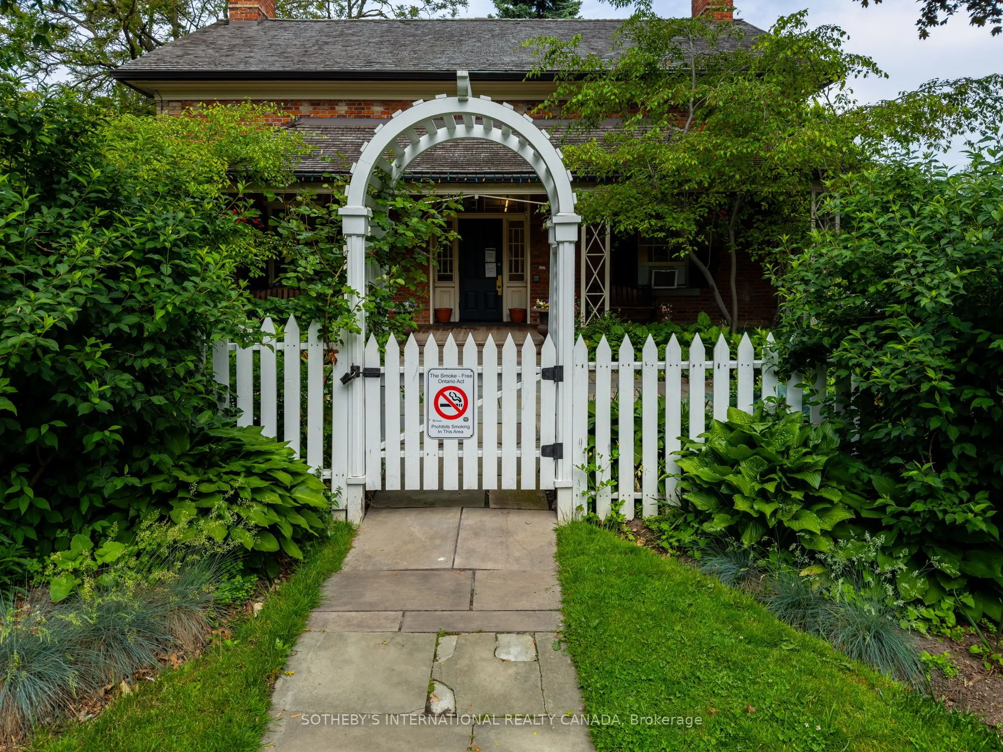 412 Wellesley Street E
