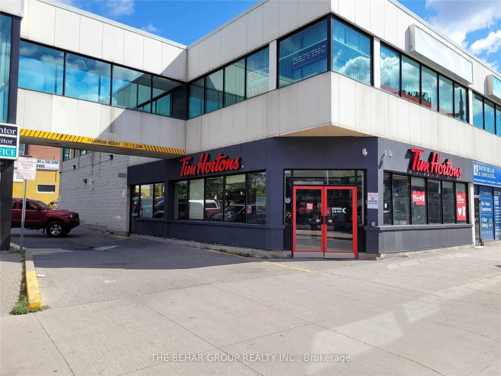 550 St. Clair Avenue W, #204