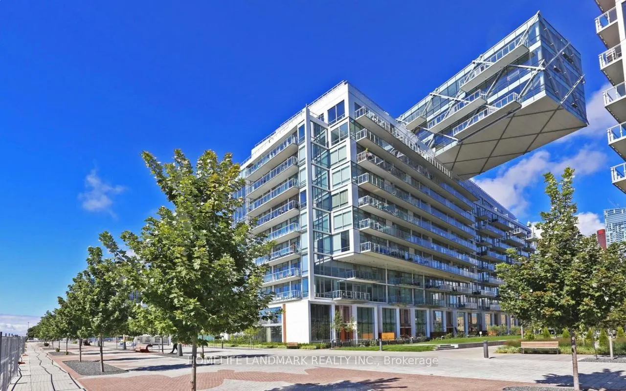 39 Queens Quay E #1029