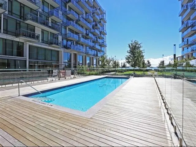 39 Queens Quay E #1029