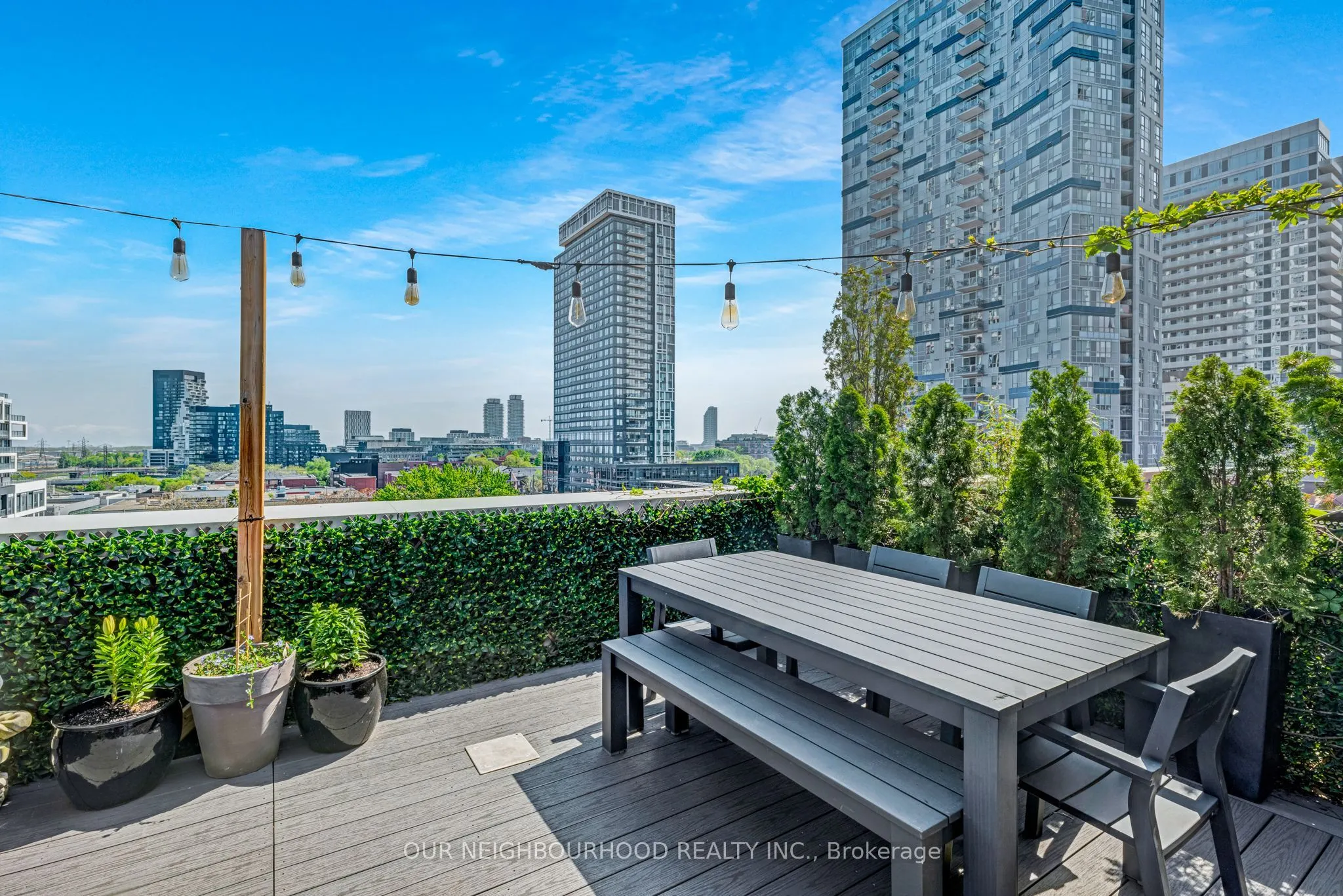 736 Dundas Street E, #PH2