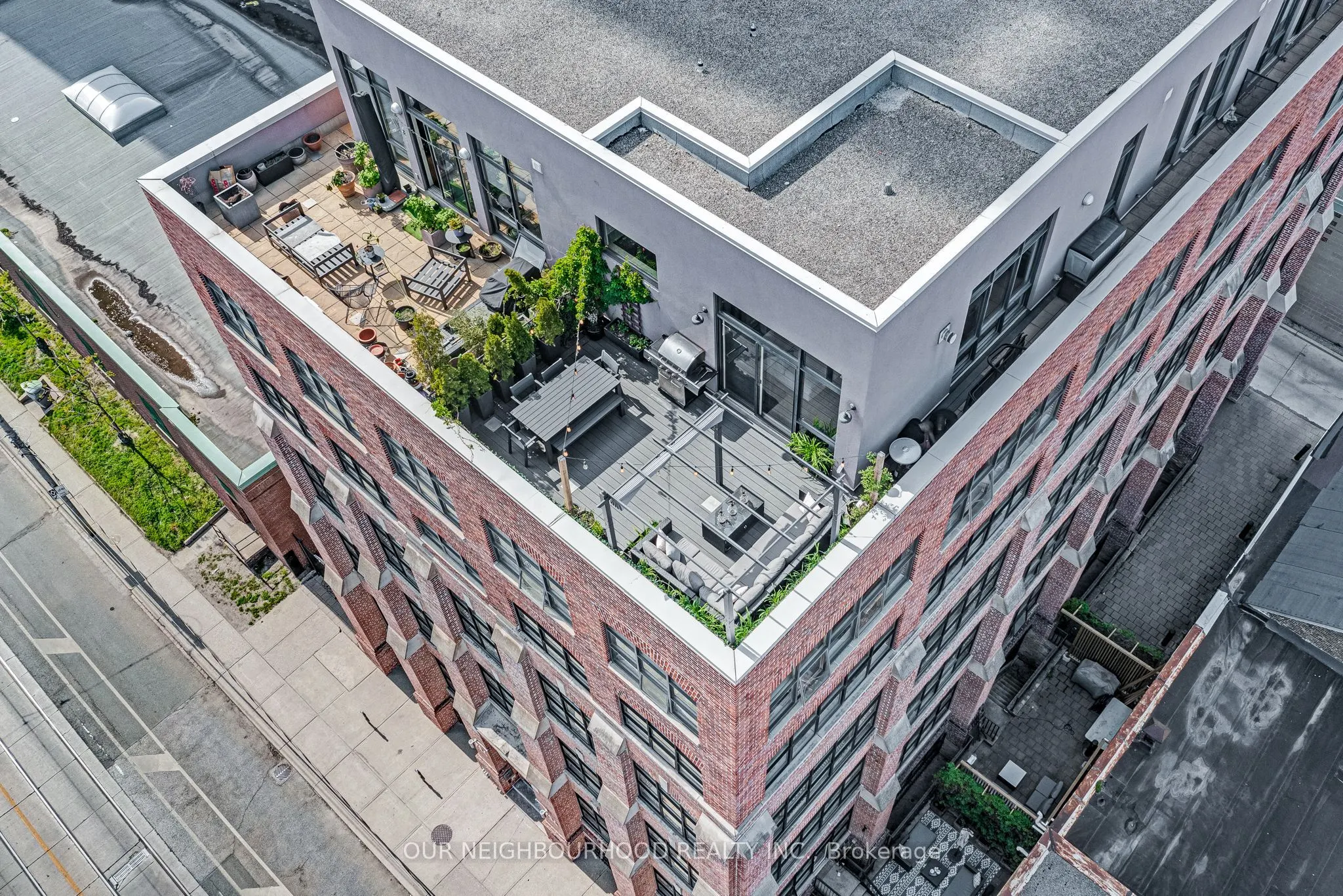 736 Dundas Street E, #PH2