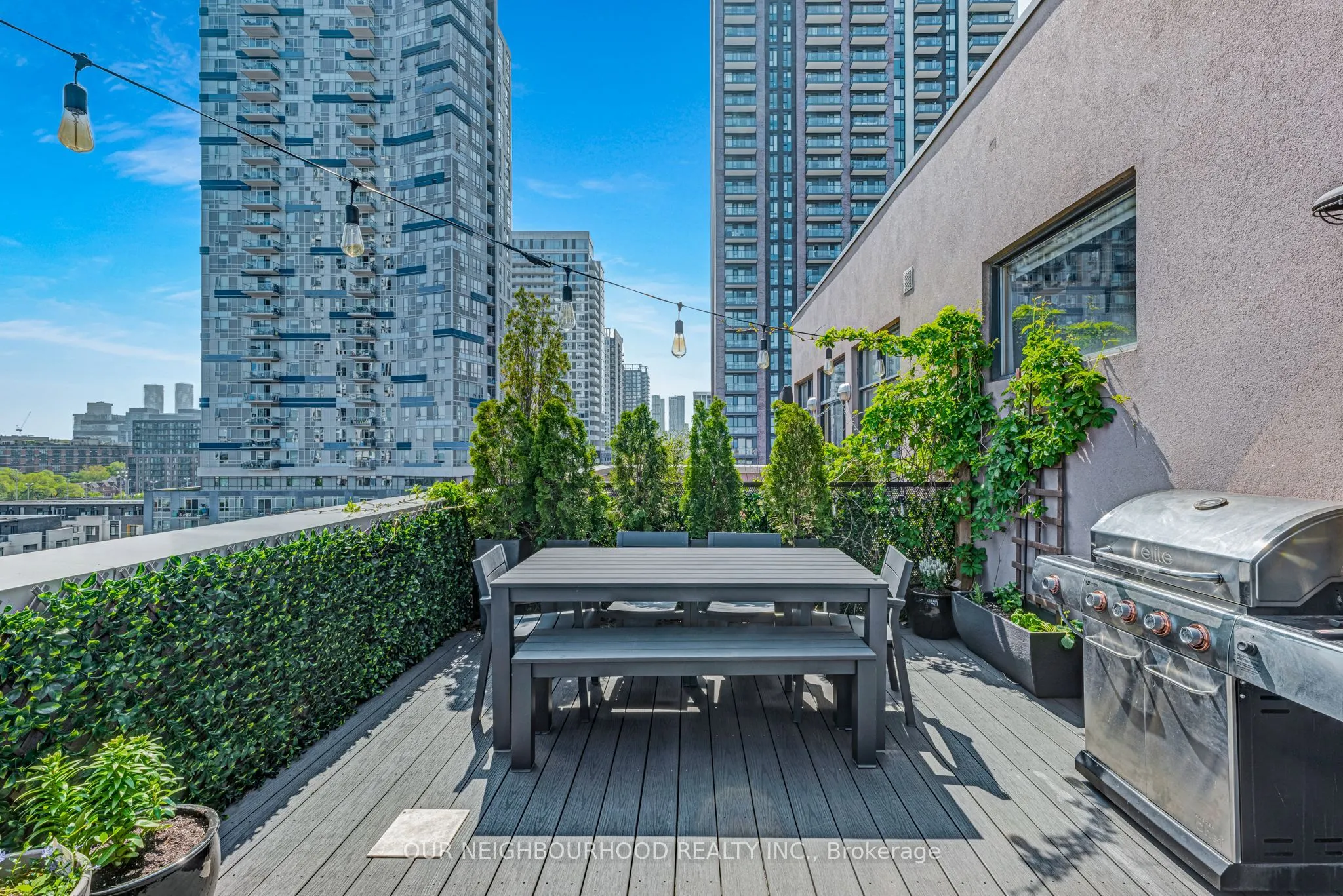 736 Dundas Street E, #PH2