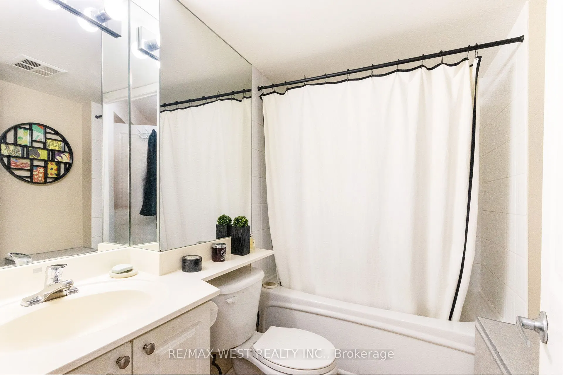 330 Adelaide Street E, #302