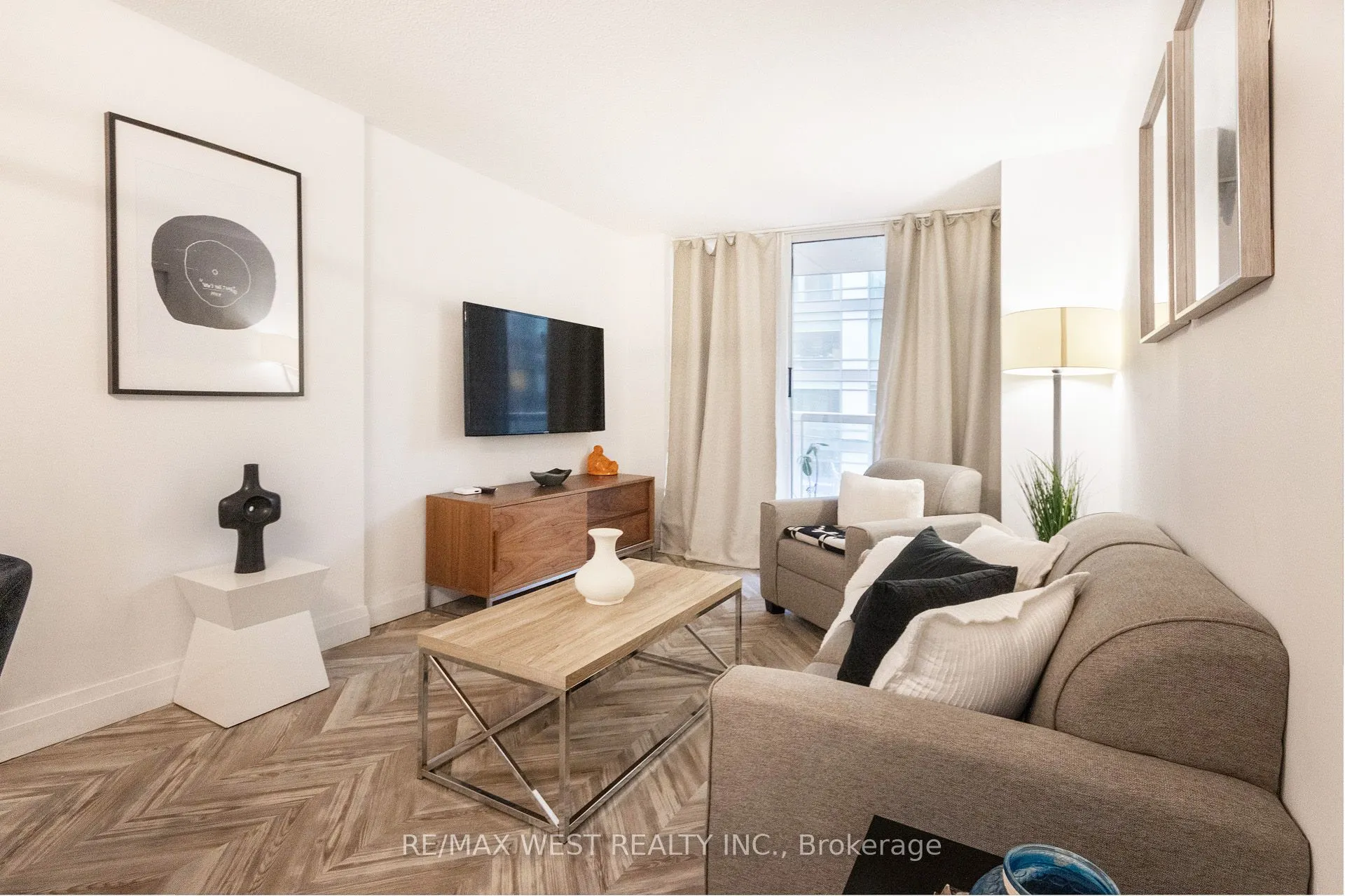 330 Adelaide Street E, #302