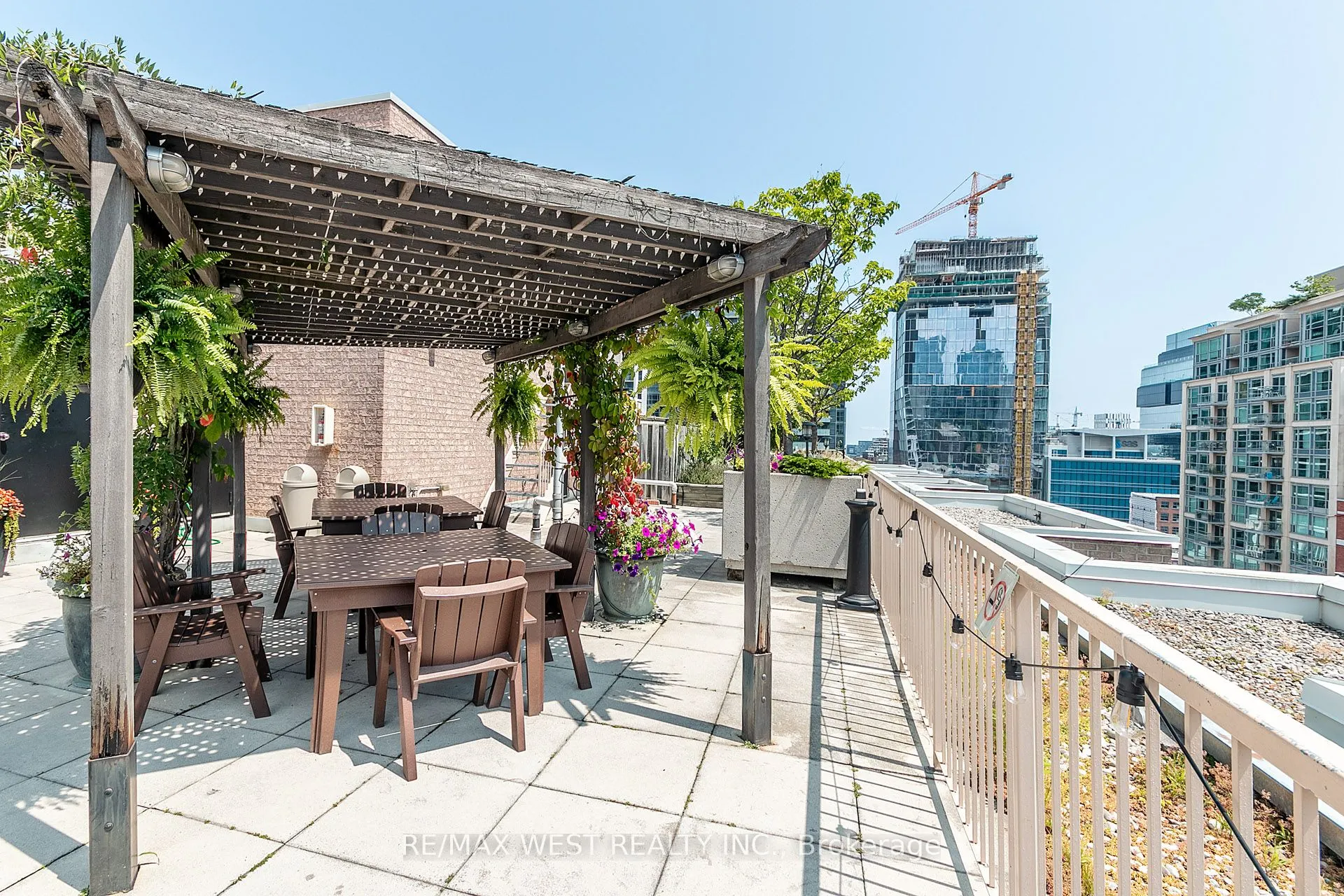 330 Adelaide Street E, #302