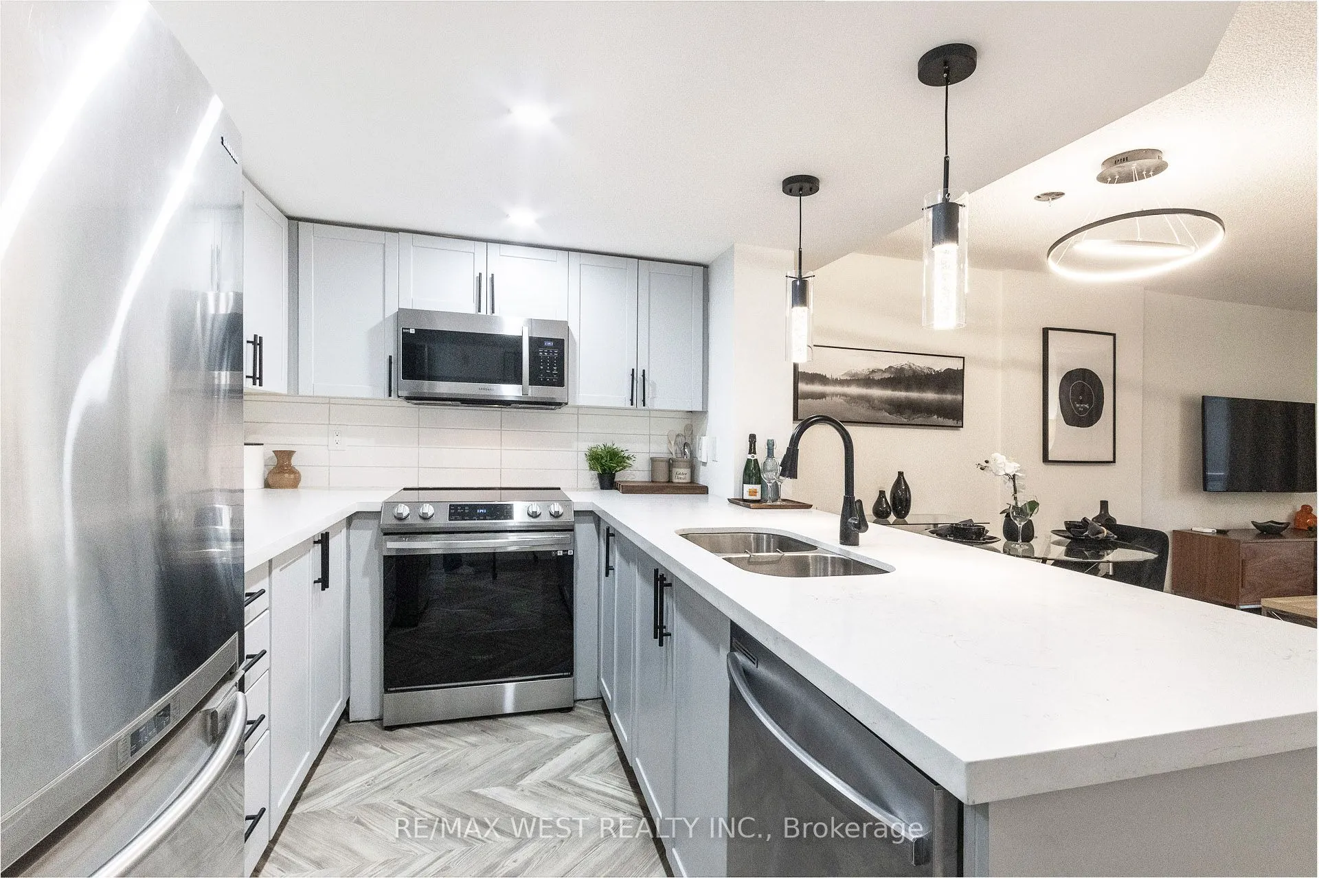 330 Adelaide Street E, #302
