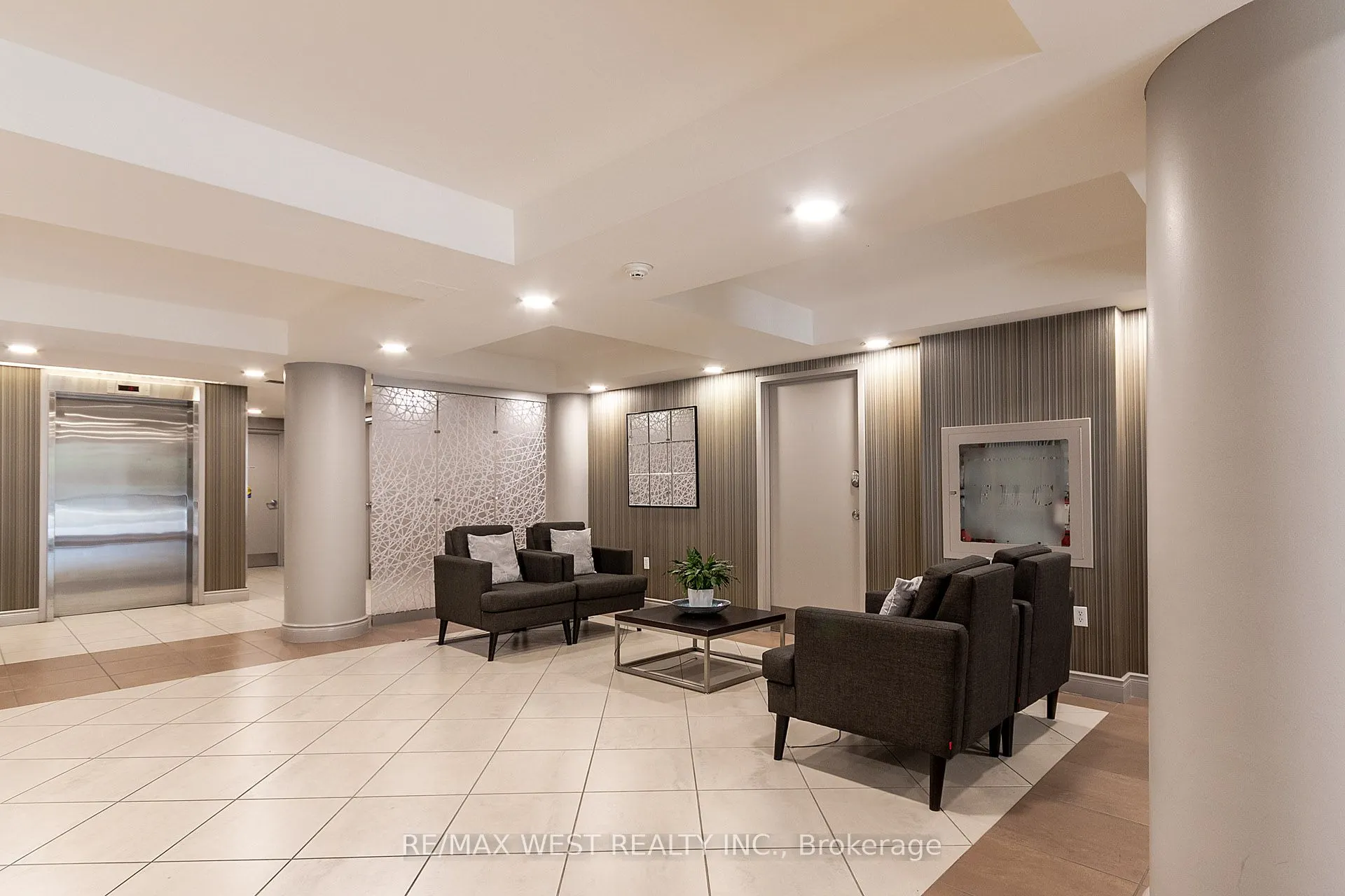 330 Adelaide Street E, #302