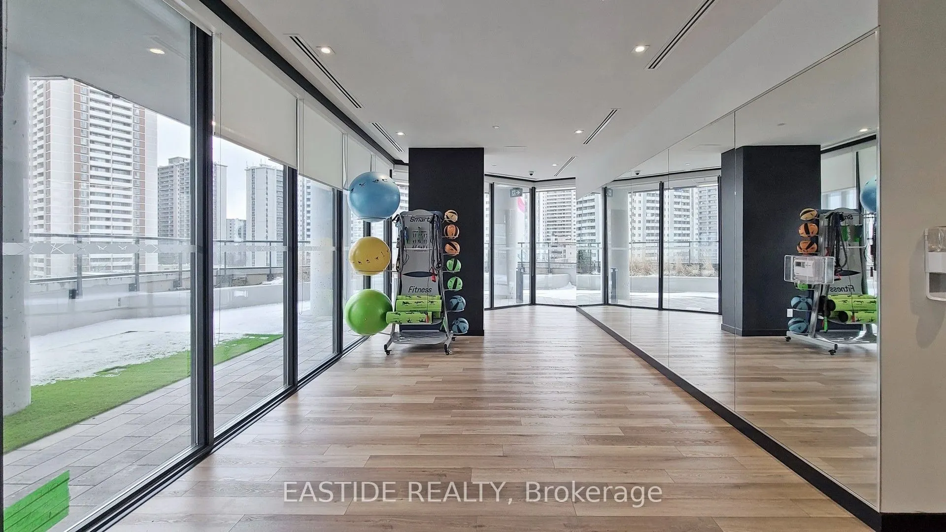 159 Wellesley Street E, #3301