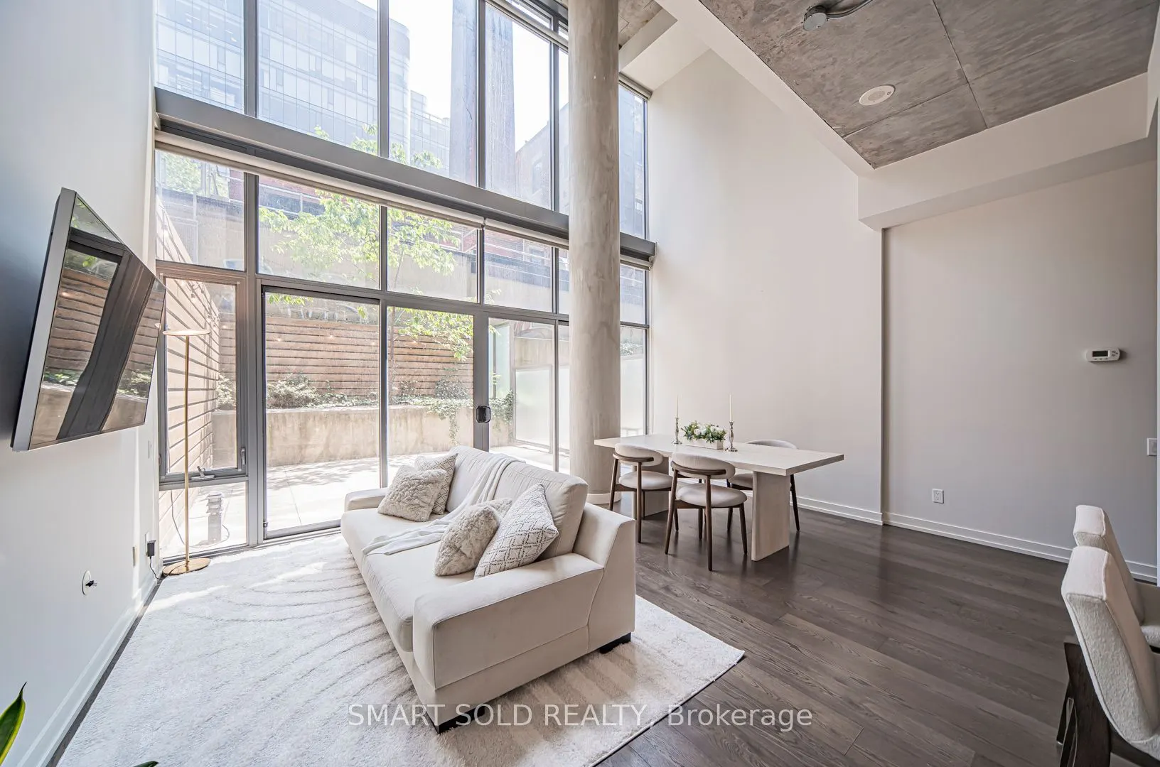 650 King Street W #106