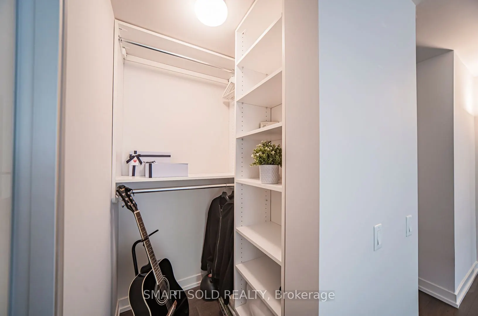 650 King Street W #106