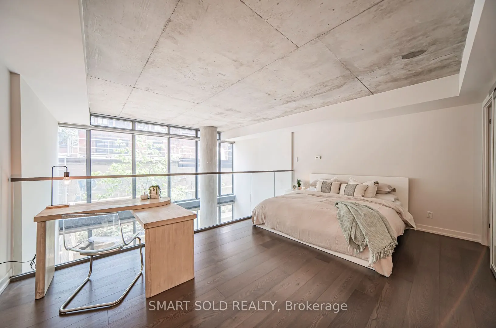 650 King Street W #106