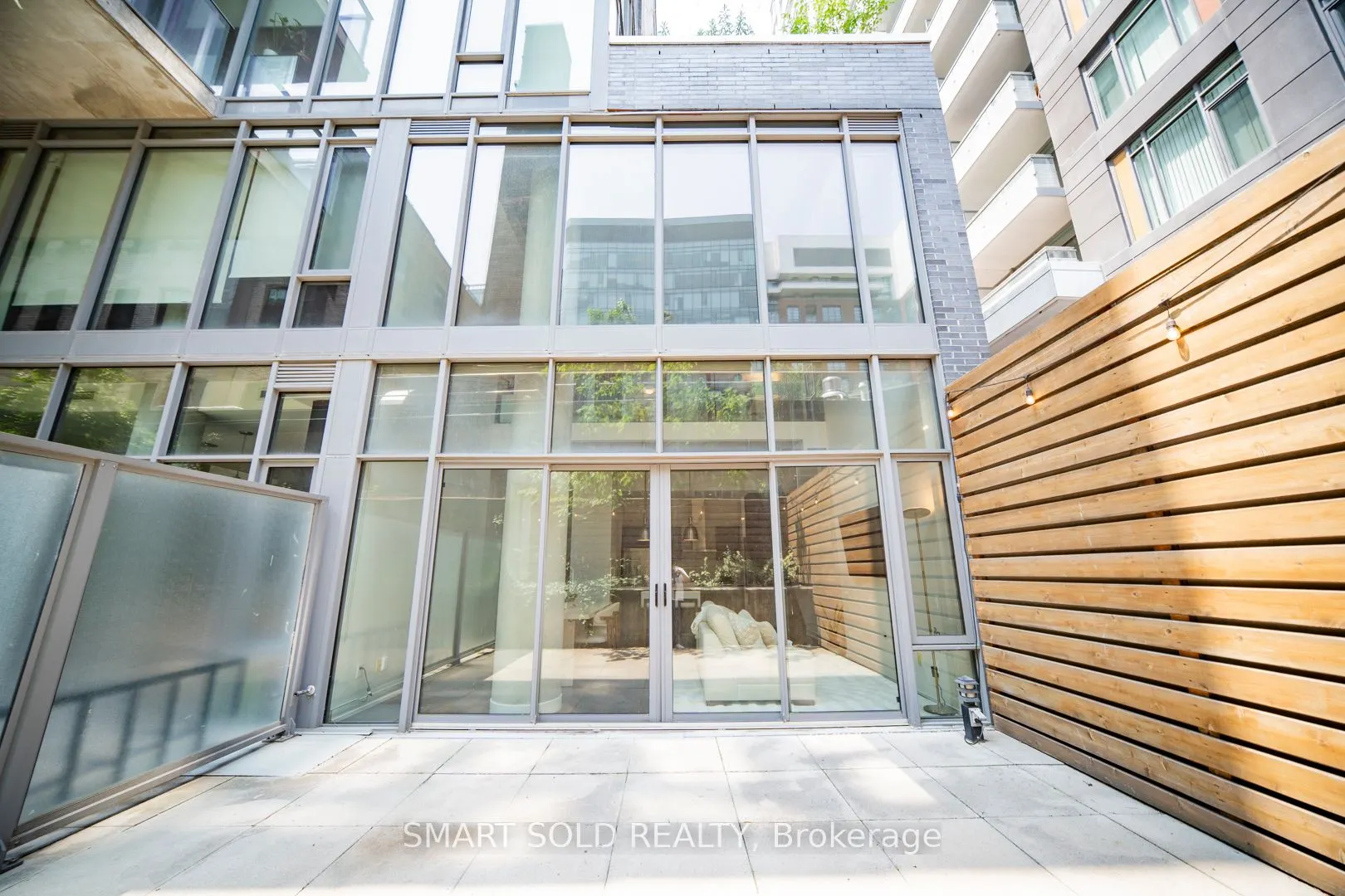 650 King Street W #106